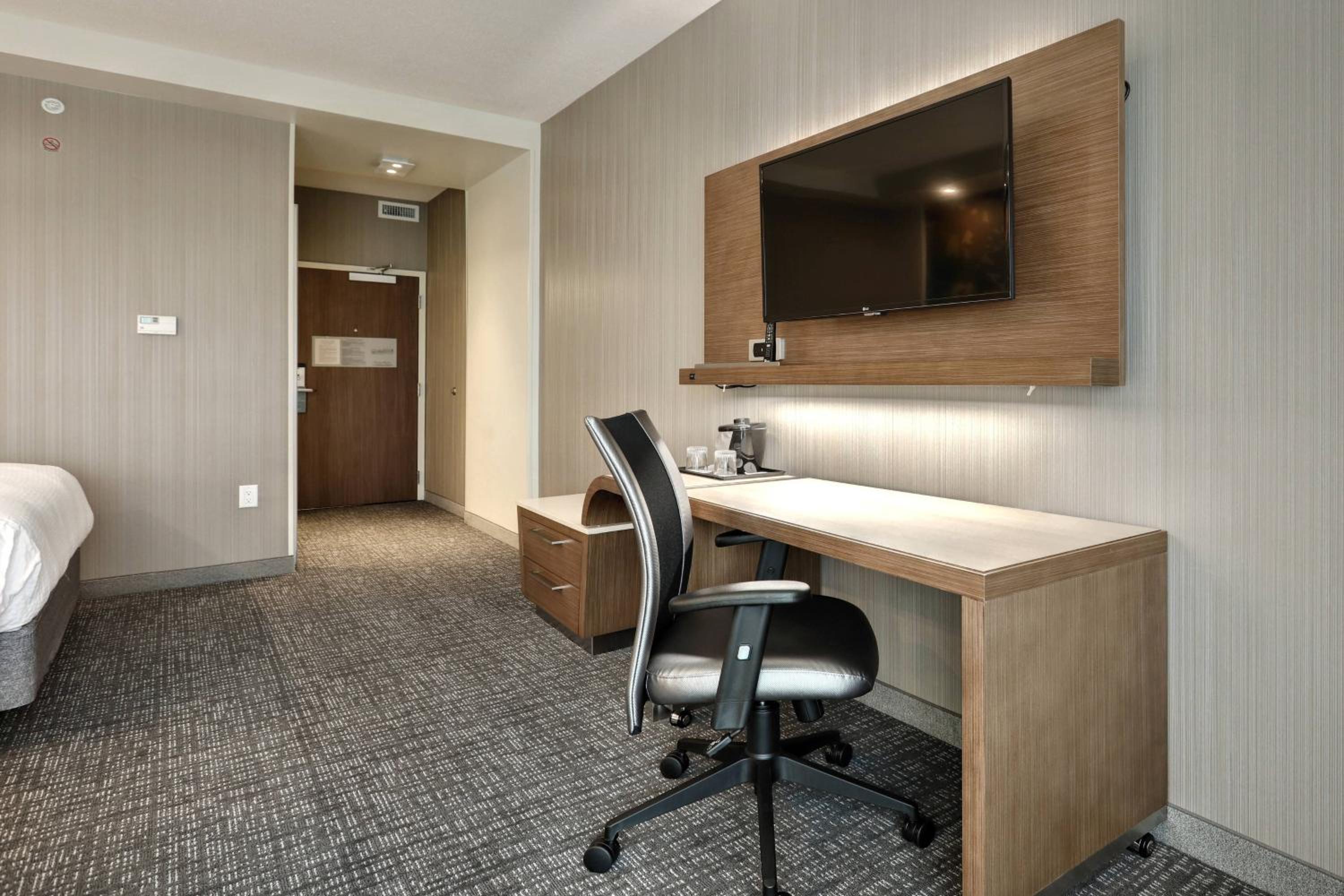 Queen Room with Two Queen Beds - Hearing Accessible