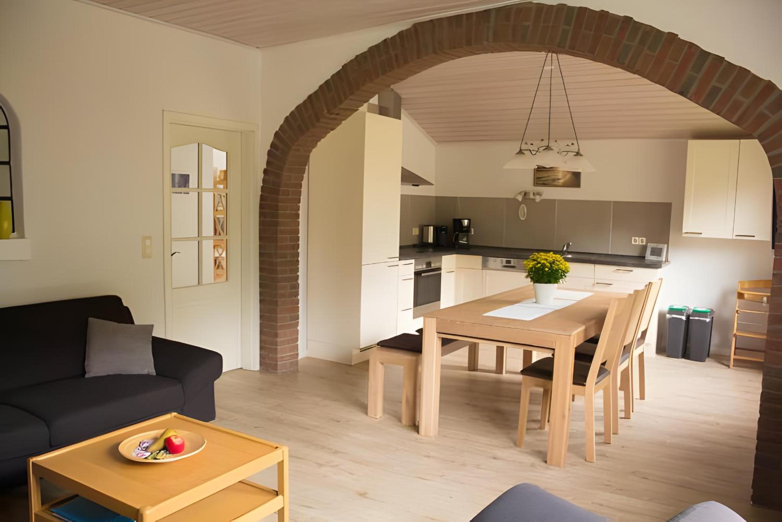 Two-Bedroom Deluxe Apartment with Garden View photo 2
