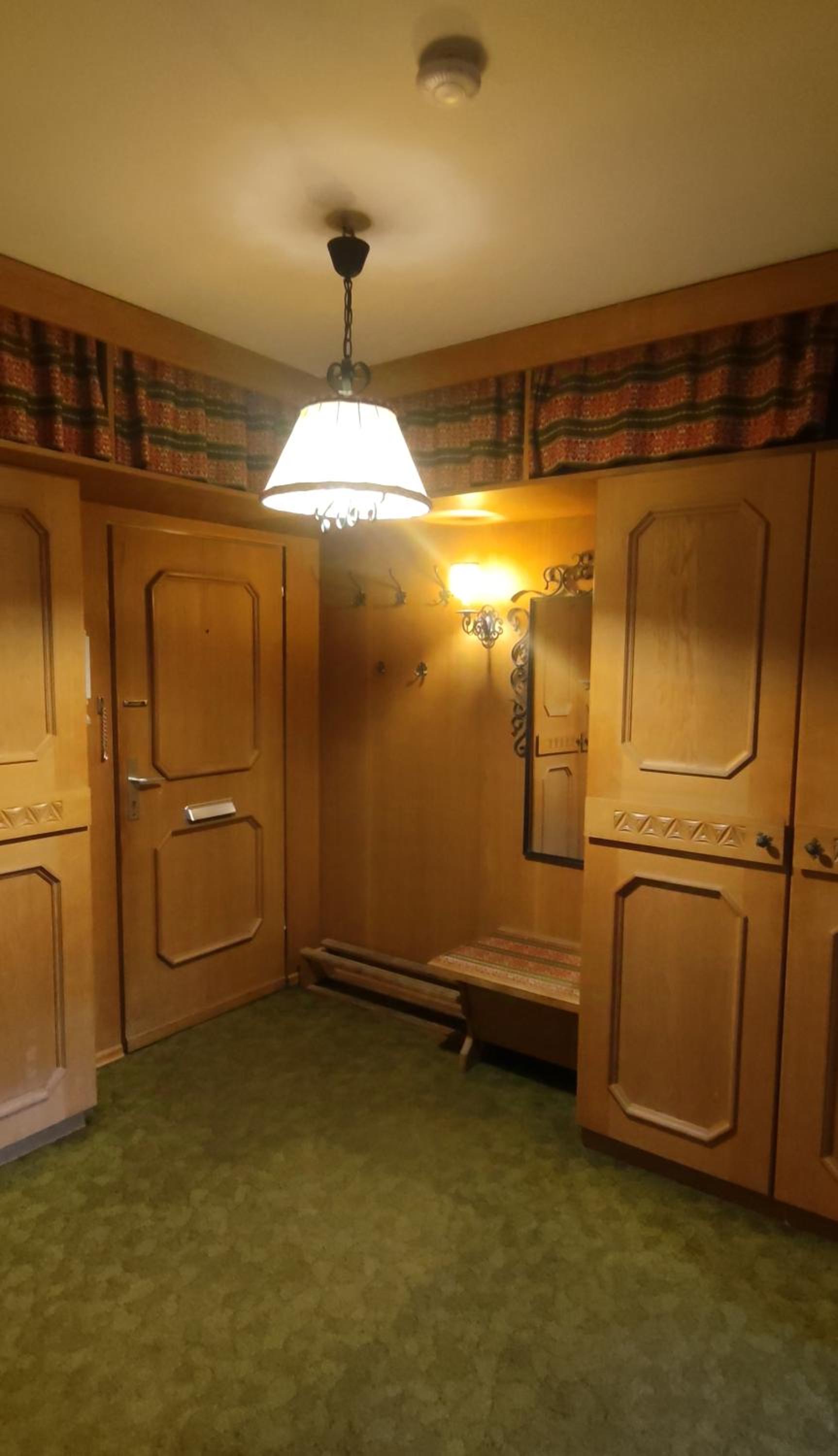 One-Bedroom Apartment with Balcony and Mountain View photo 3