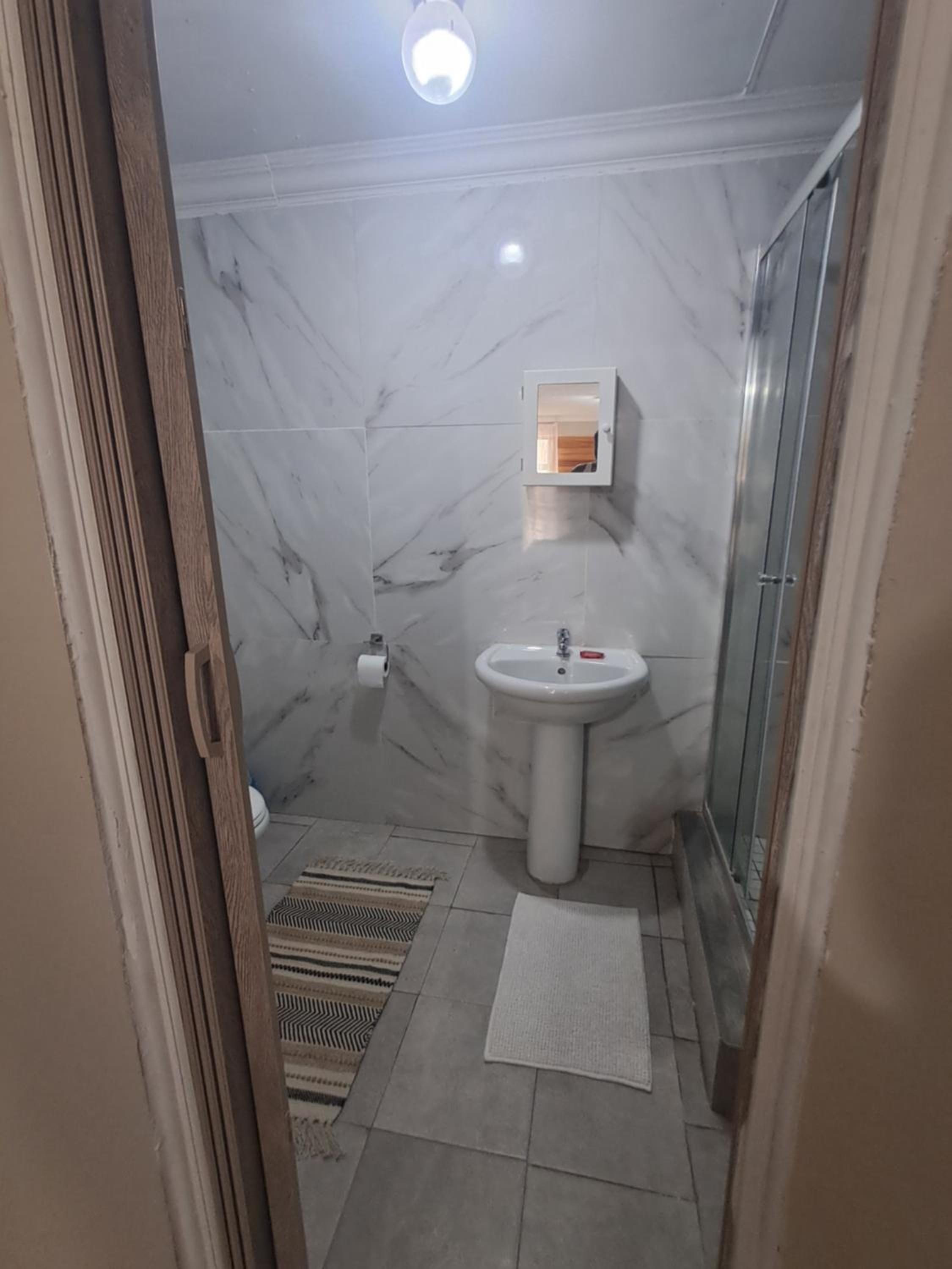 Double Room with Private Bathroom photo 2
