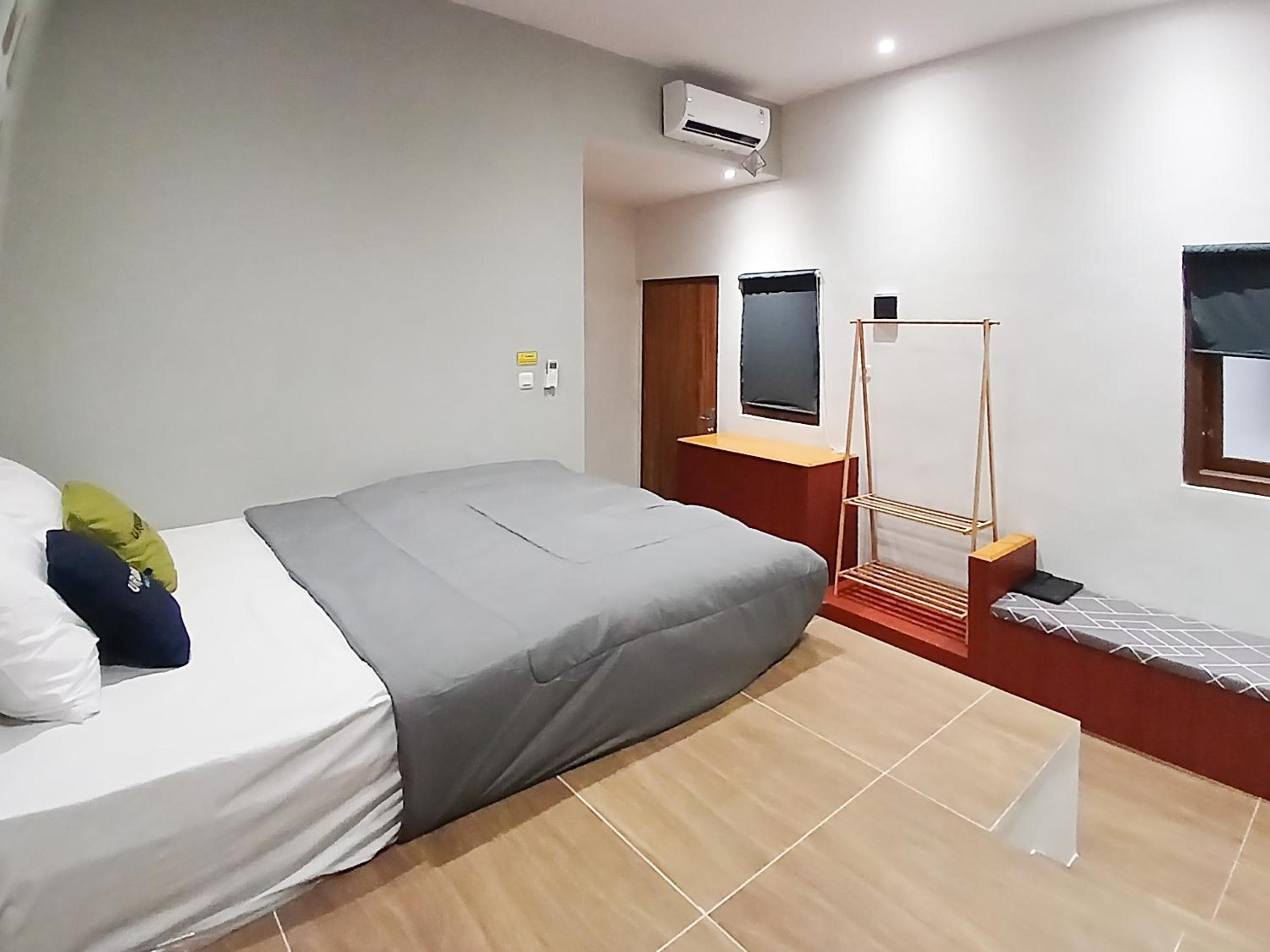 Deluxe Double Room - Photo 11