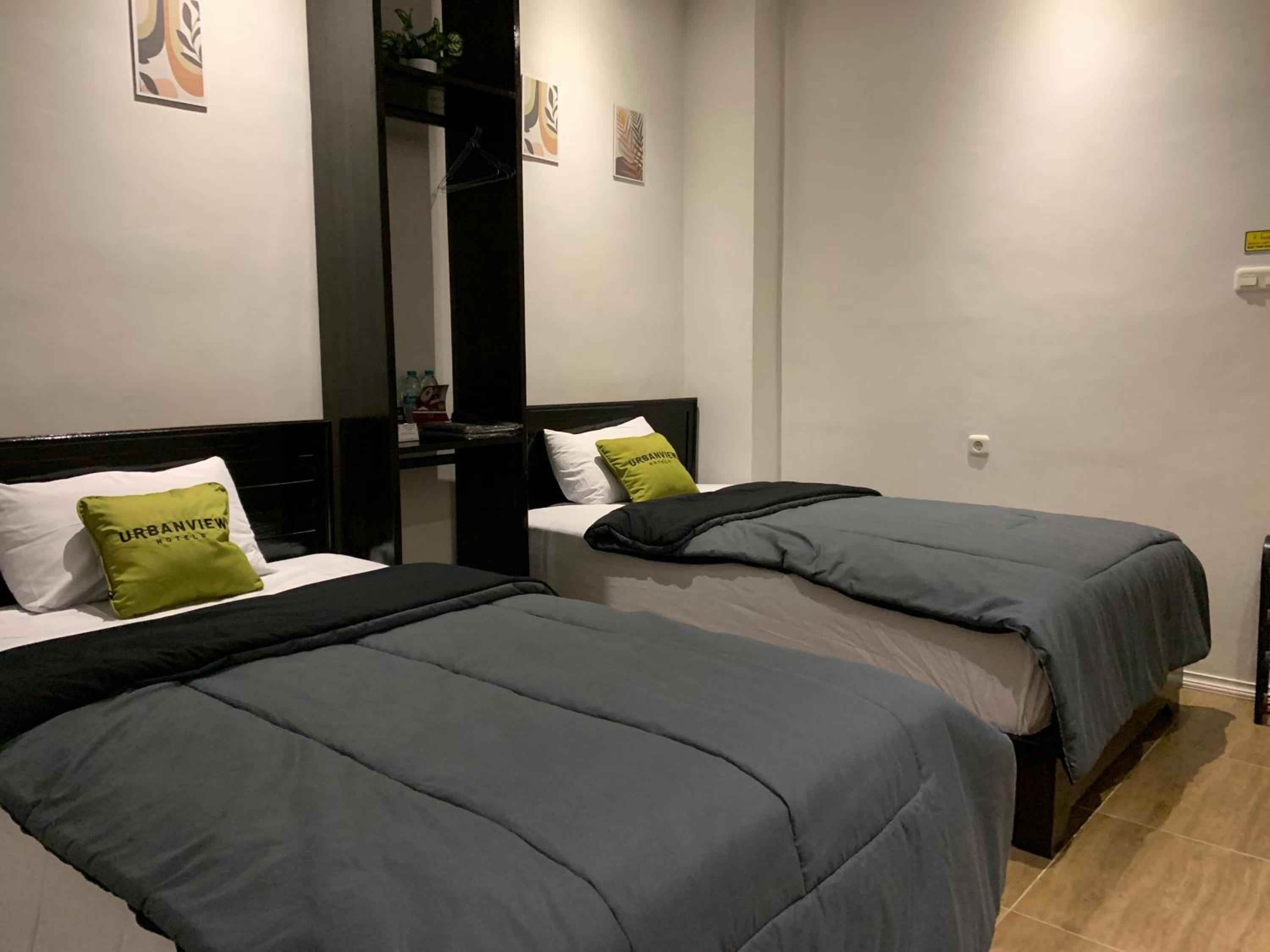 Deluxe Twin Room - Photo 11