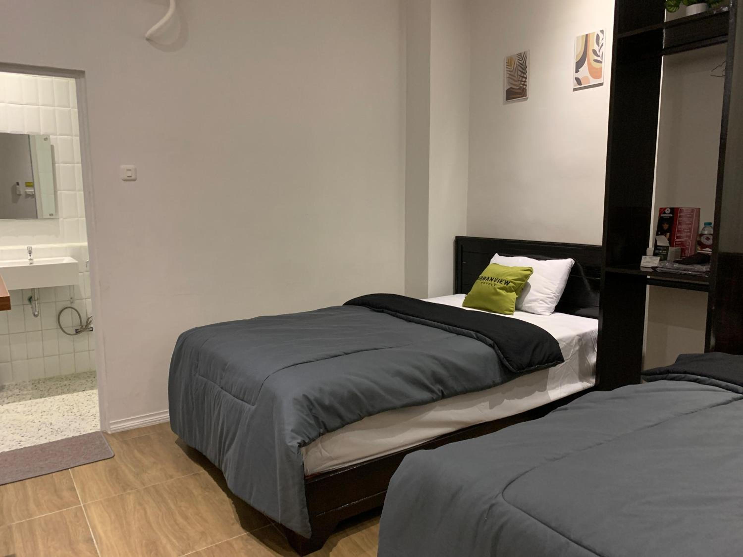 Deluxe Twin Room - Photo 10