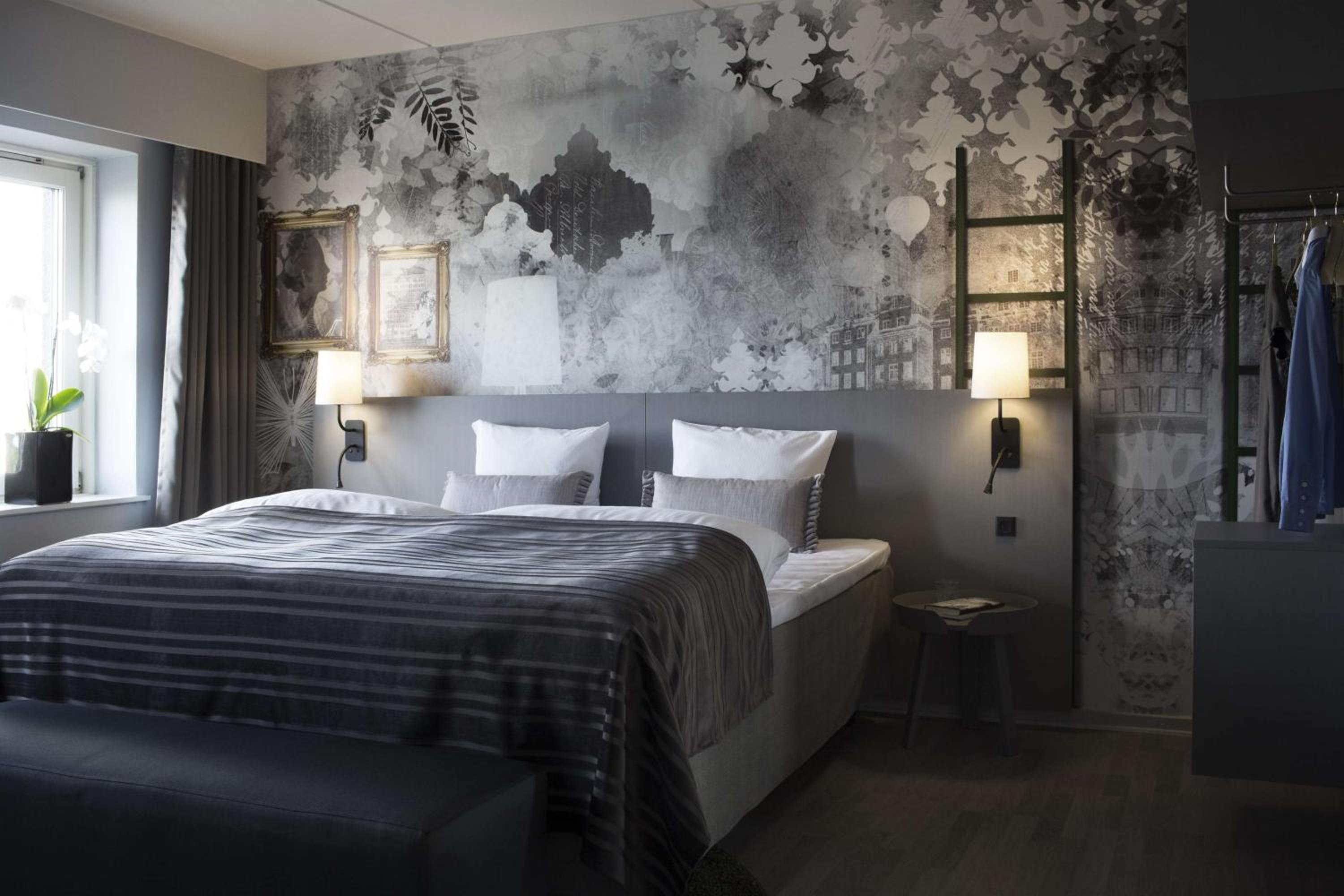 Deluxe Suite - Photo 1