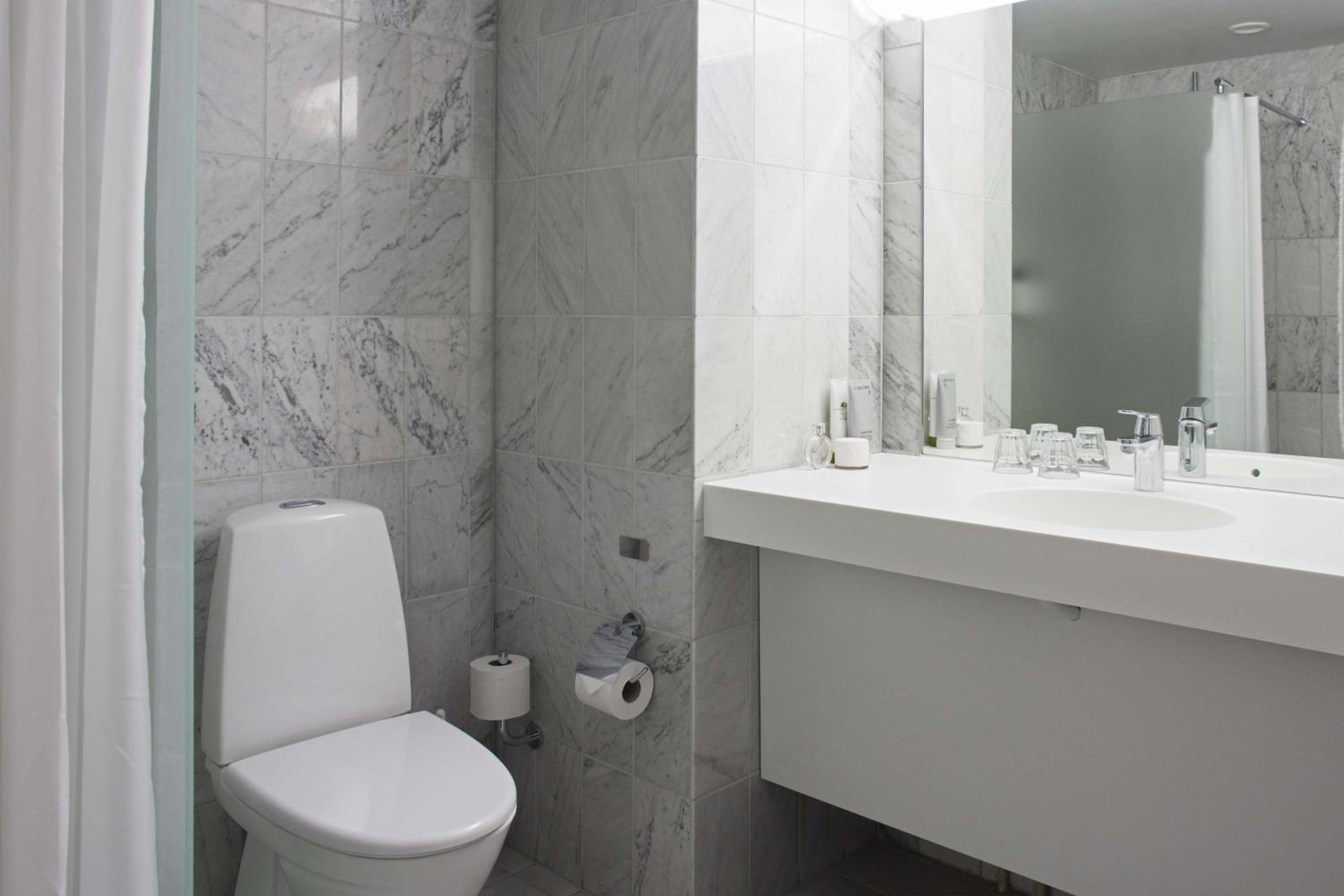 Standard Twin Room - Photo 4