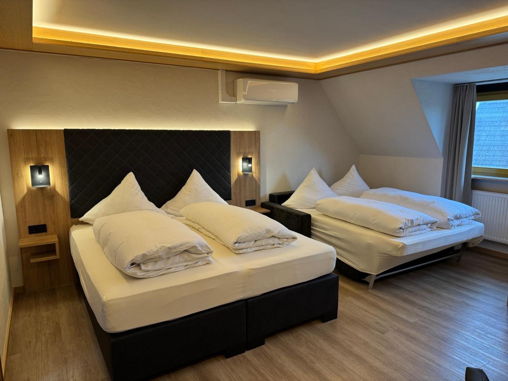 Quadruple Room - Photo 4