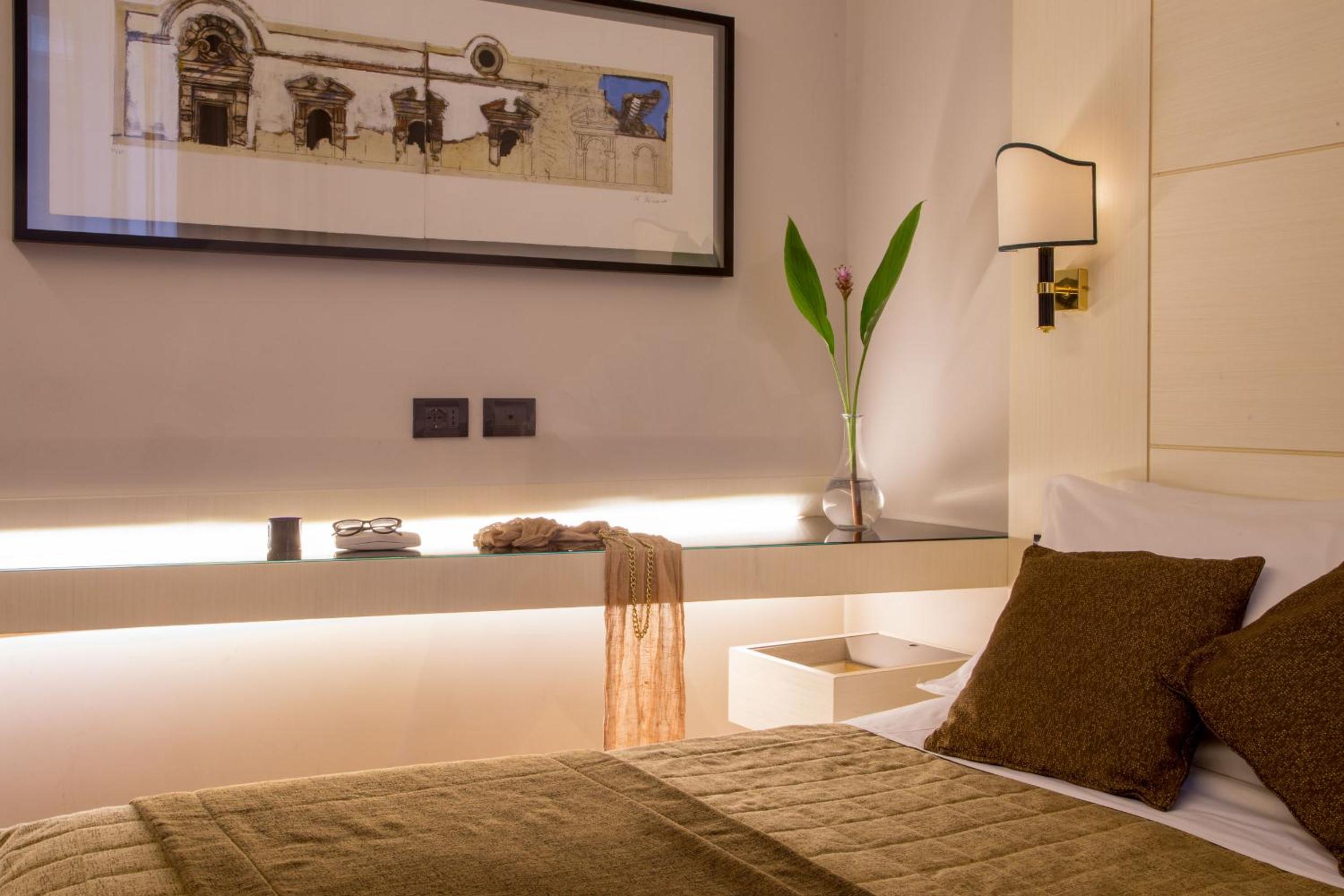 Double or Twin Room thumbnail 6