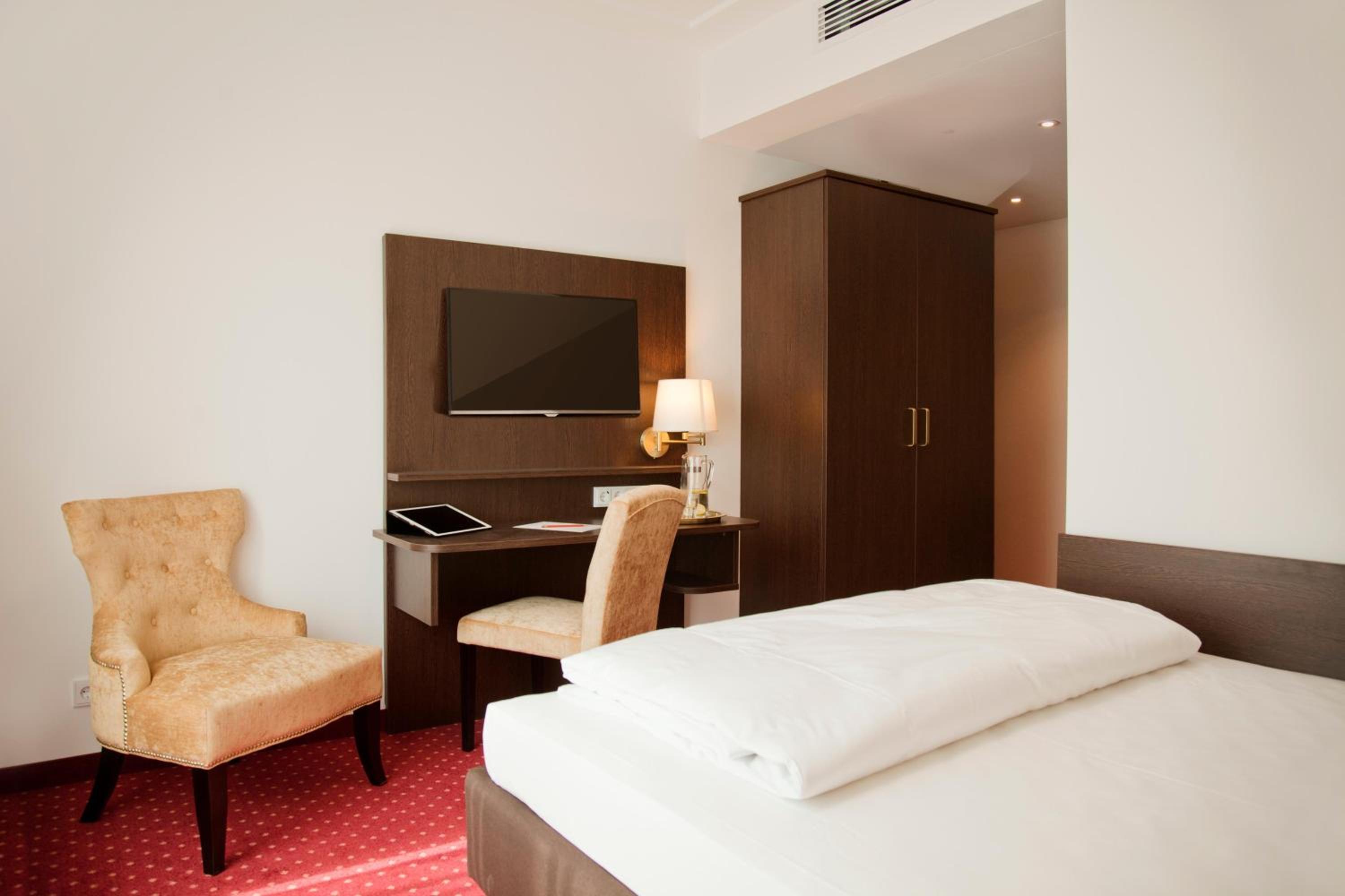 Small Double Room with Balcony photo 1