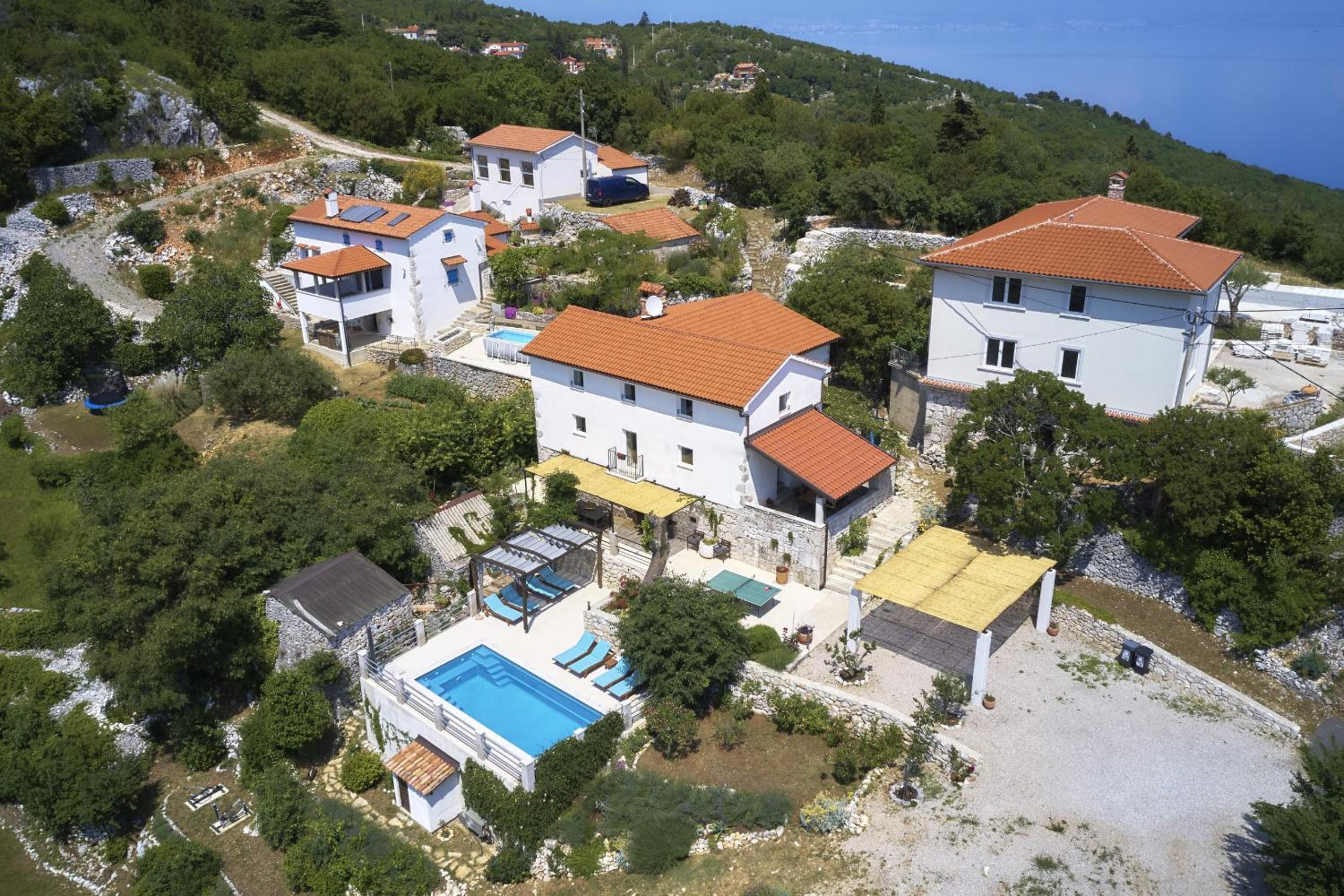 Villa photo 2