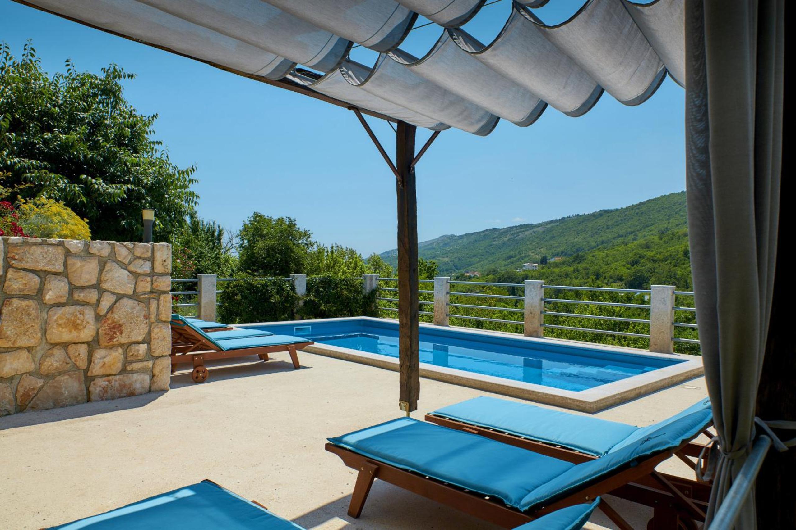 Villa photo 3