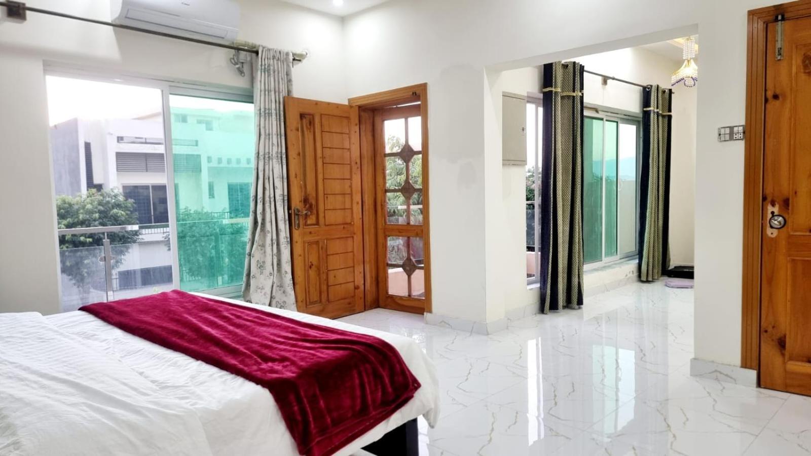 Three-Bedroom House photo 1
