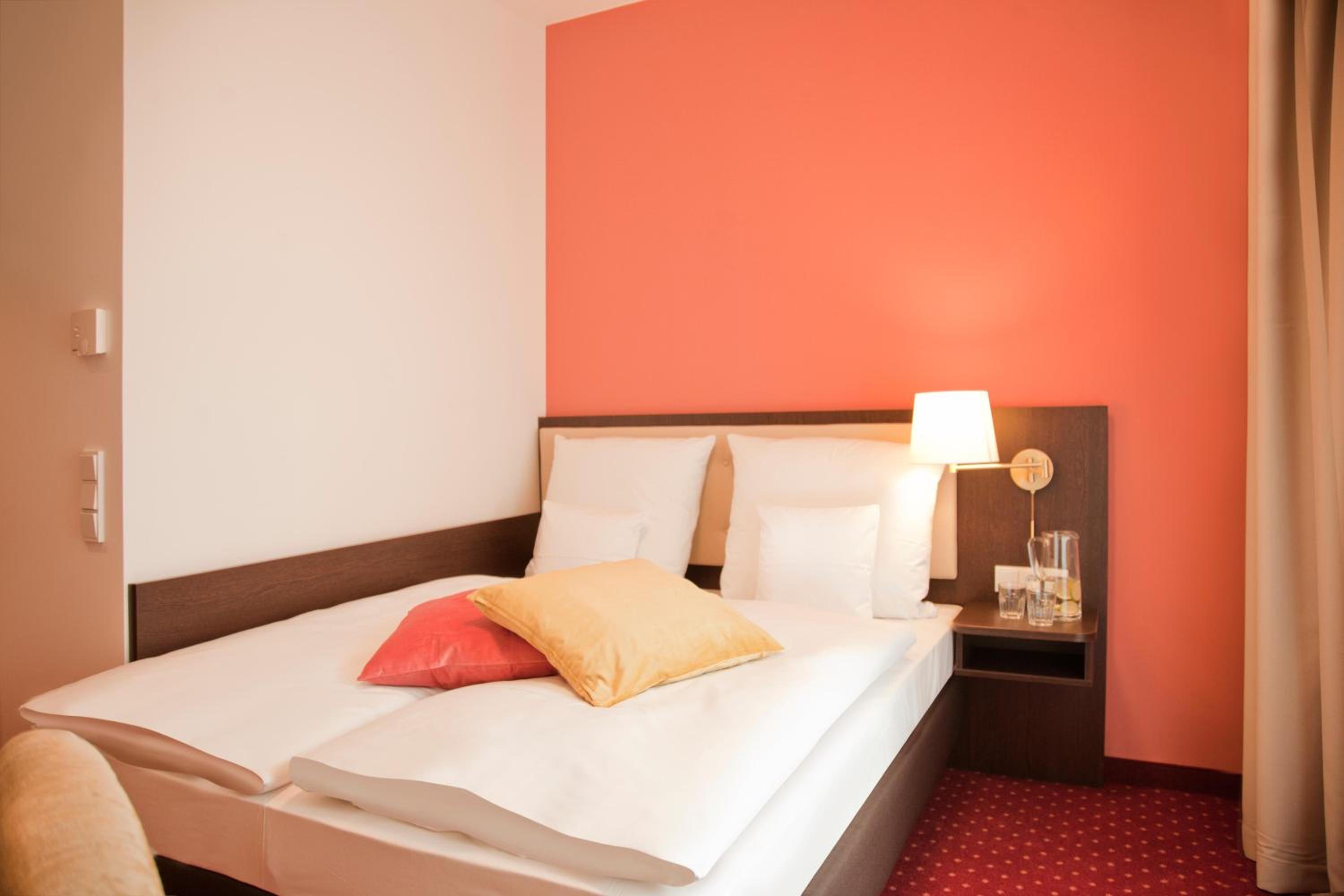 Small Double Room photo 1