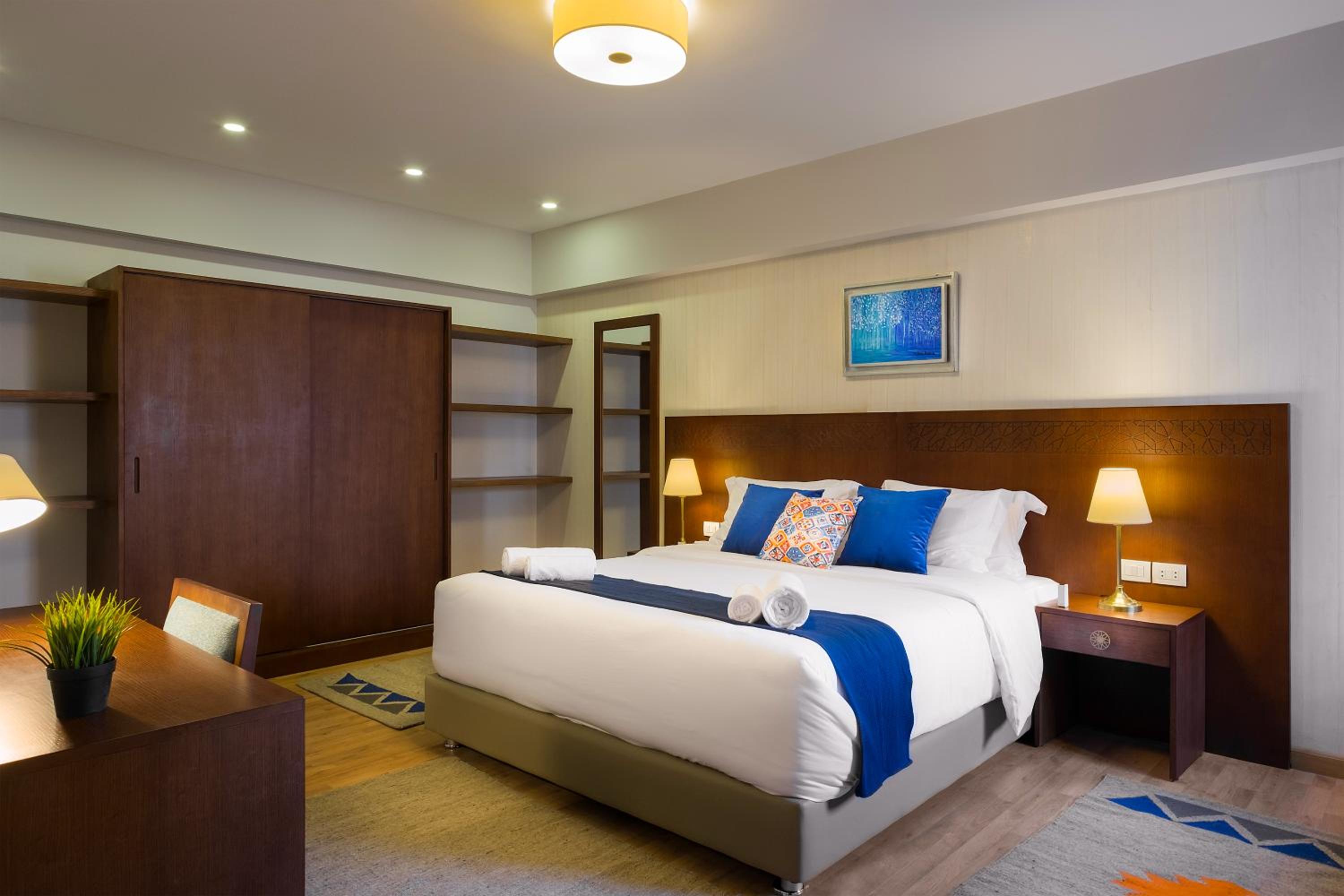 Queen Room photo 1