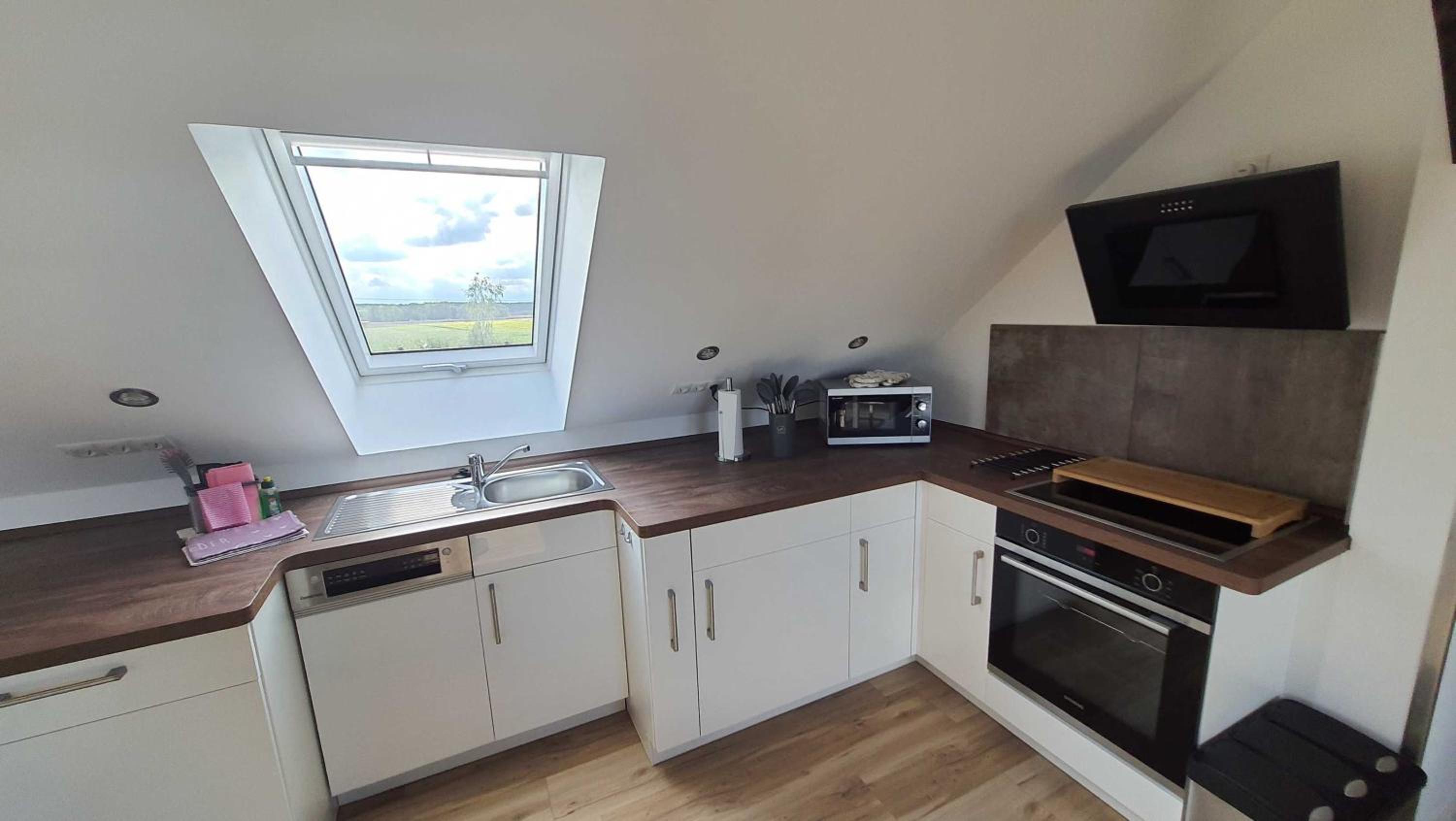 Two-Bedroom Apartment with Balcony photo 2