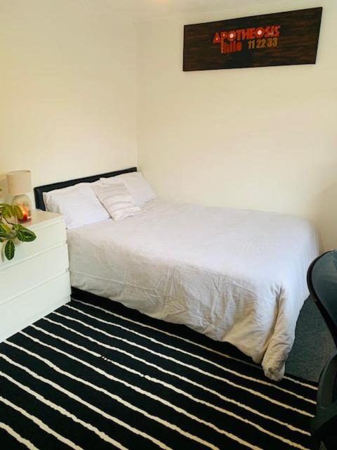 Double Room with Shared Bathroom photo 2