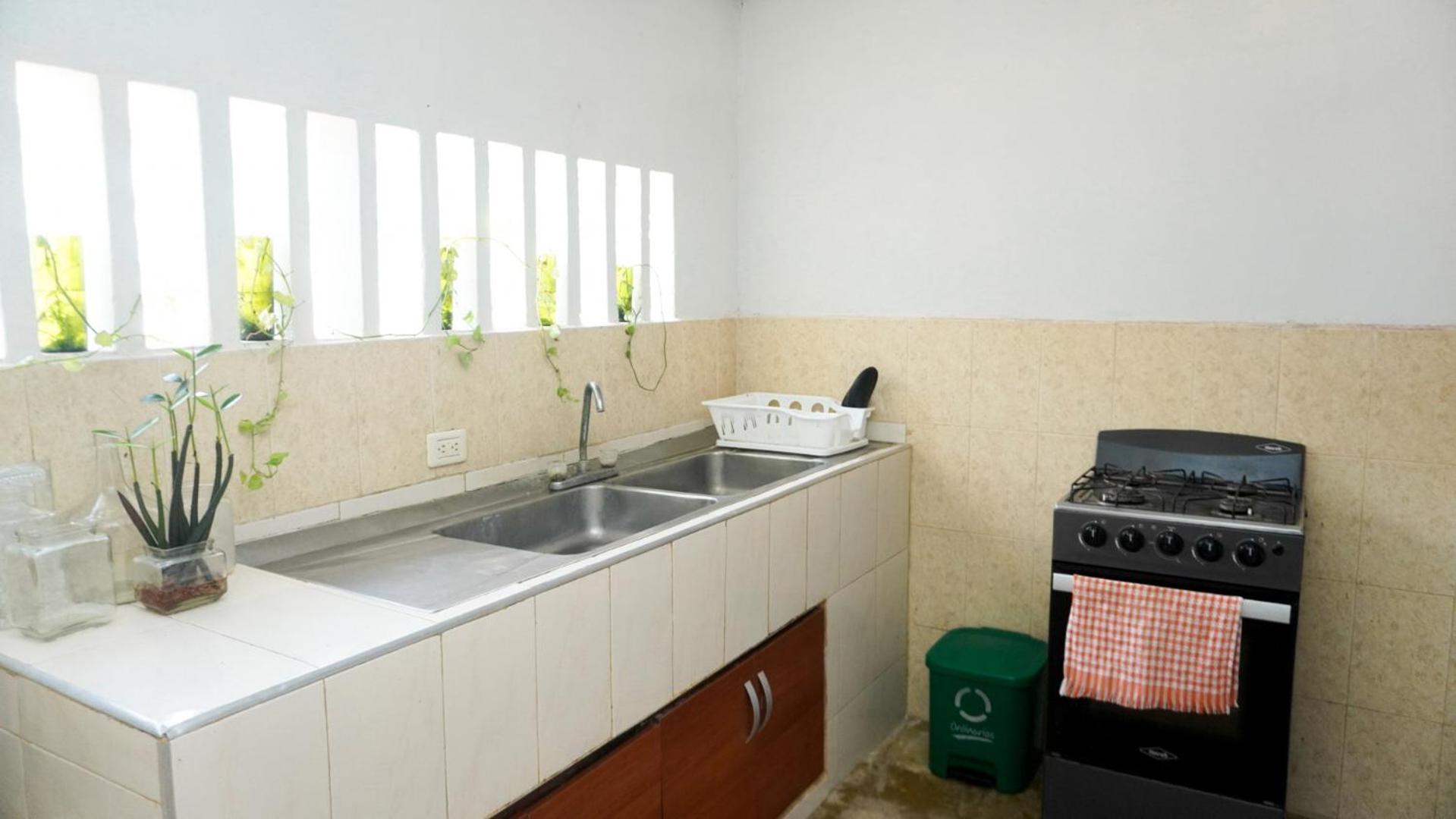 Five-Bedroom House photo 3