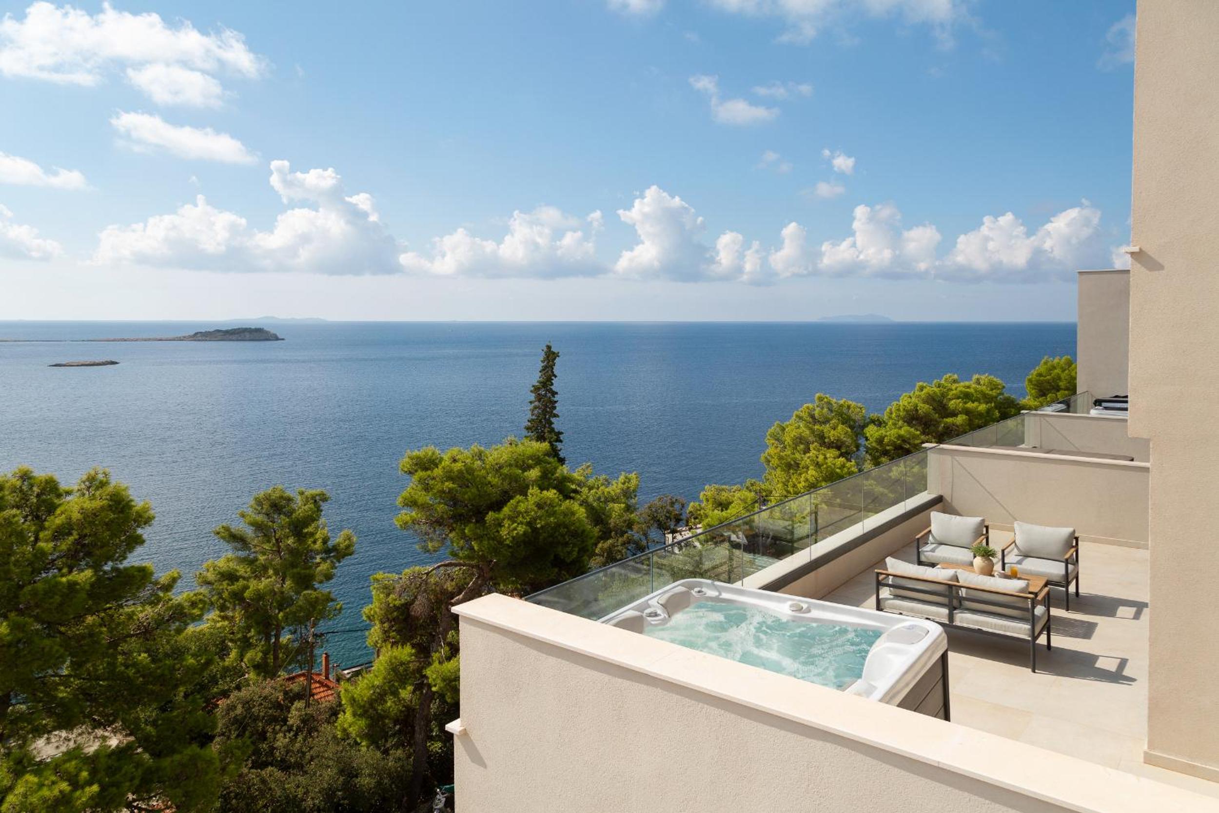 Superior Suite with Sea View, Terrace and Hot Tub