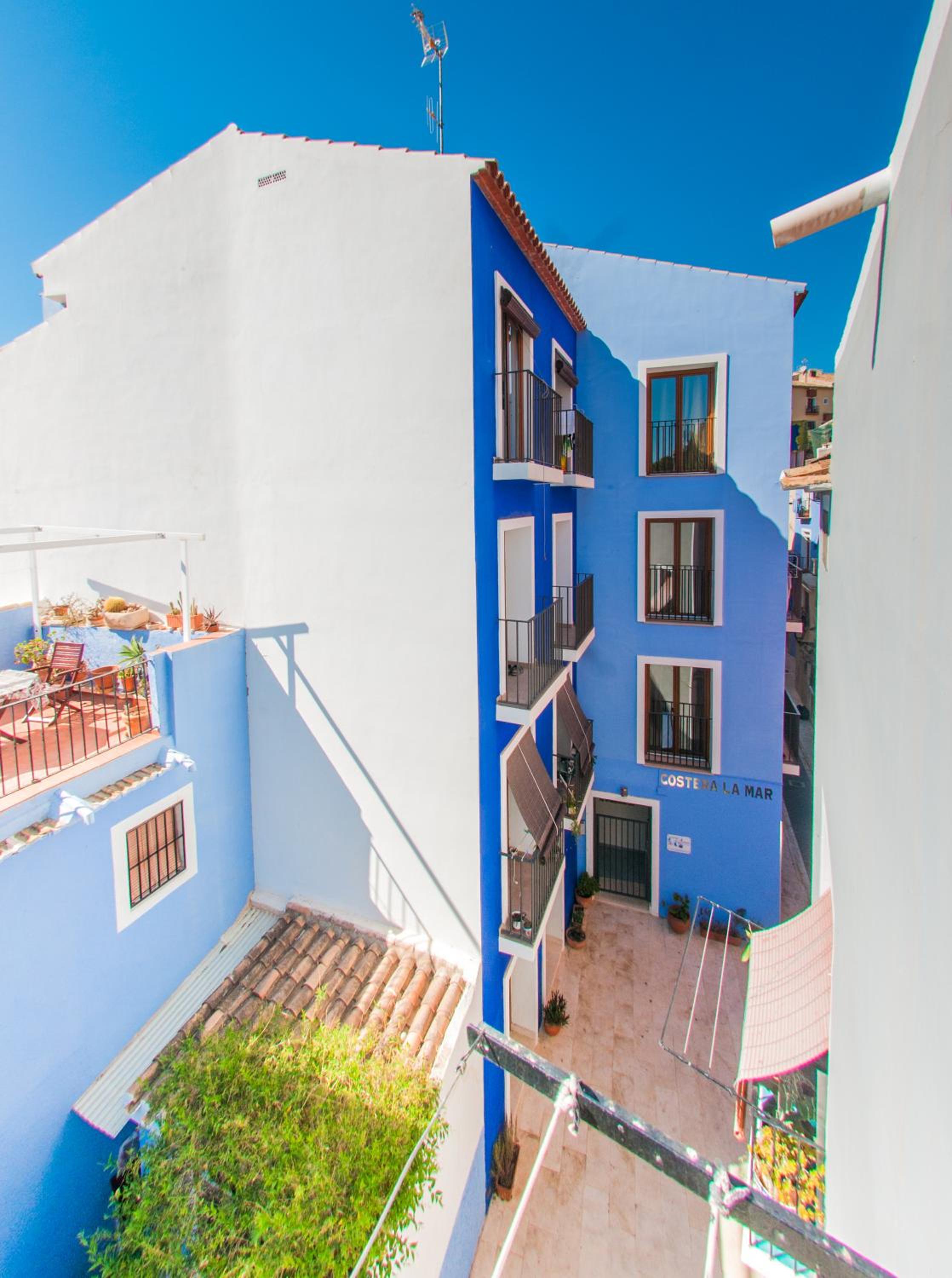 One-Bedroom Apartment with Balcony (2 Adults) - Photo 6