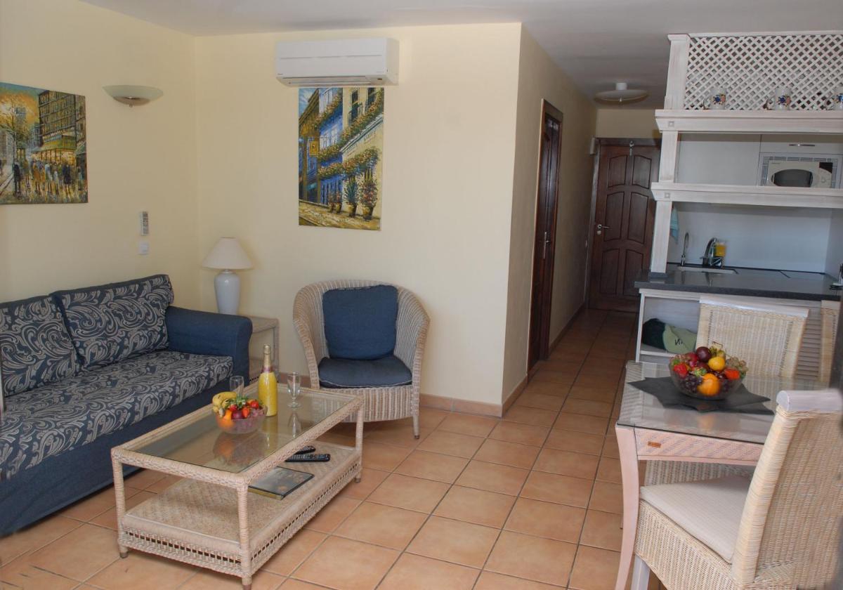 Apartment with Sea View photo 2