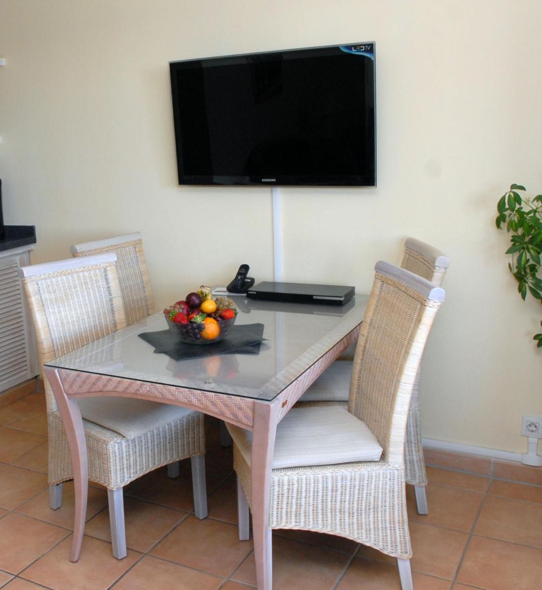 Apartment with Terrace photo 2