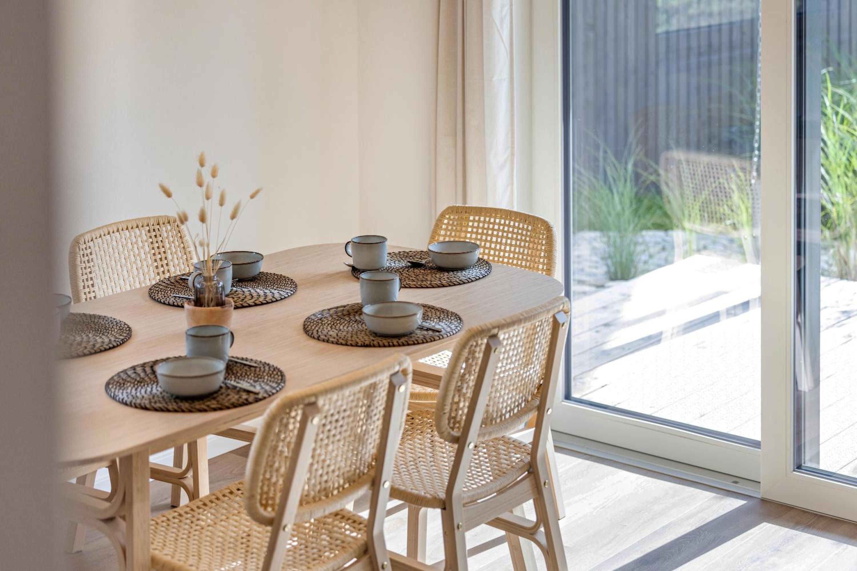 Two-Bedroom Deluxe Apartment with Garden View photo 2