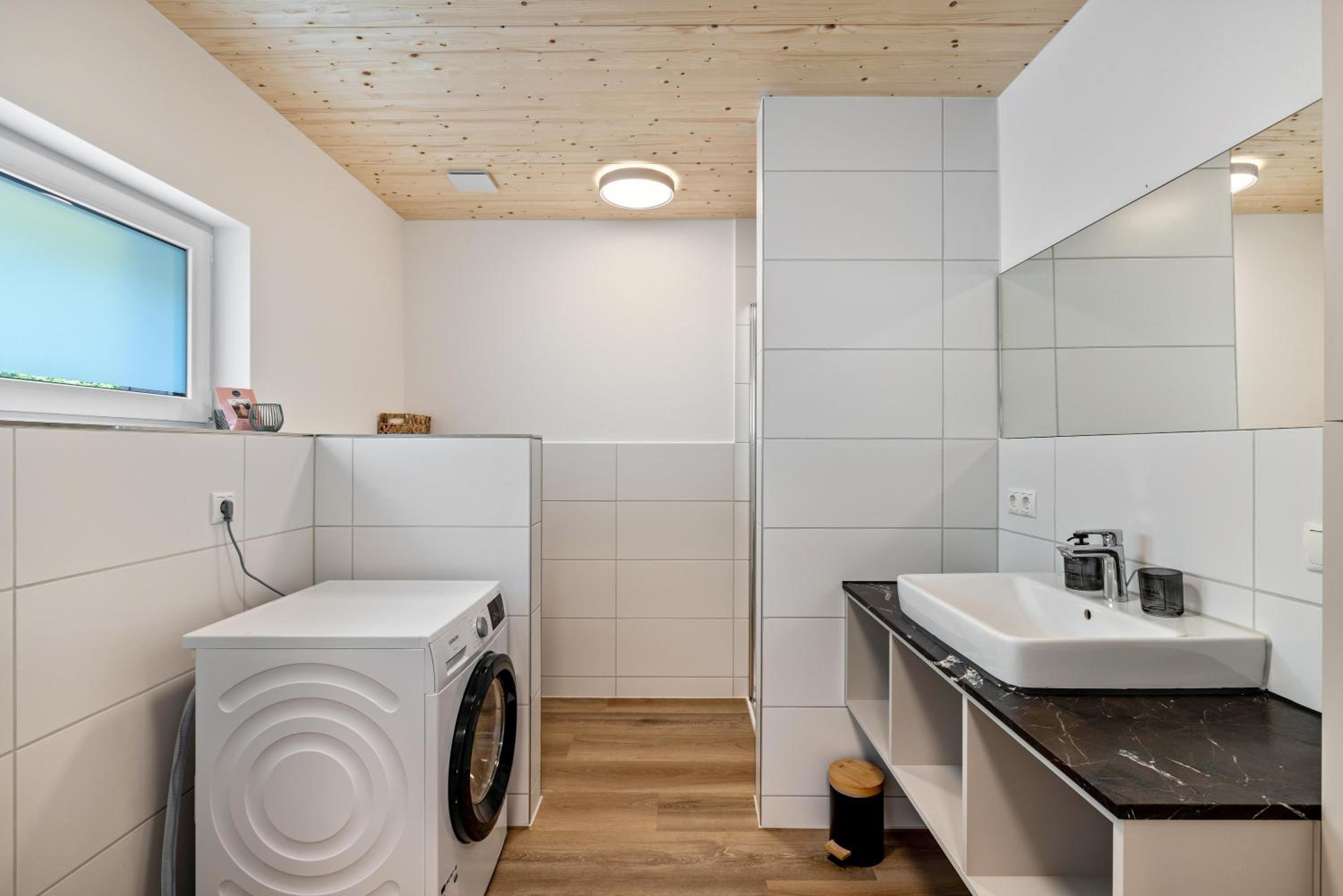 Two-Bedroom Deluxe Apartment with Garden View photo 3