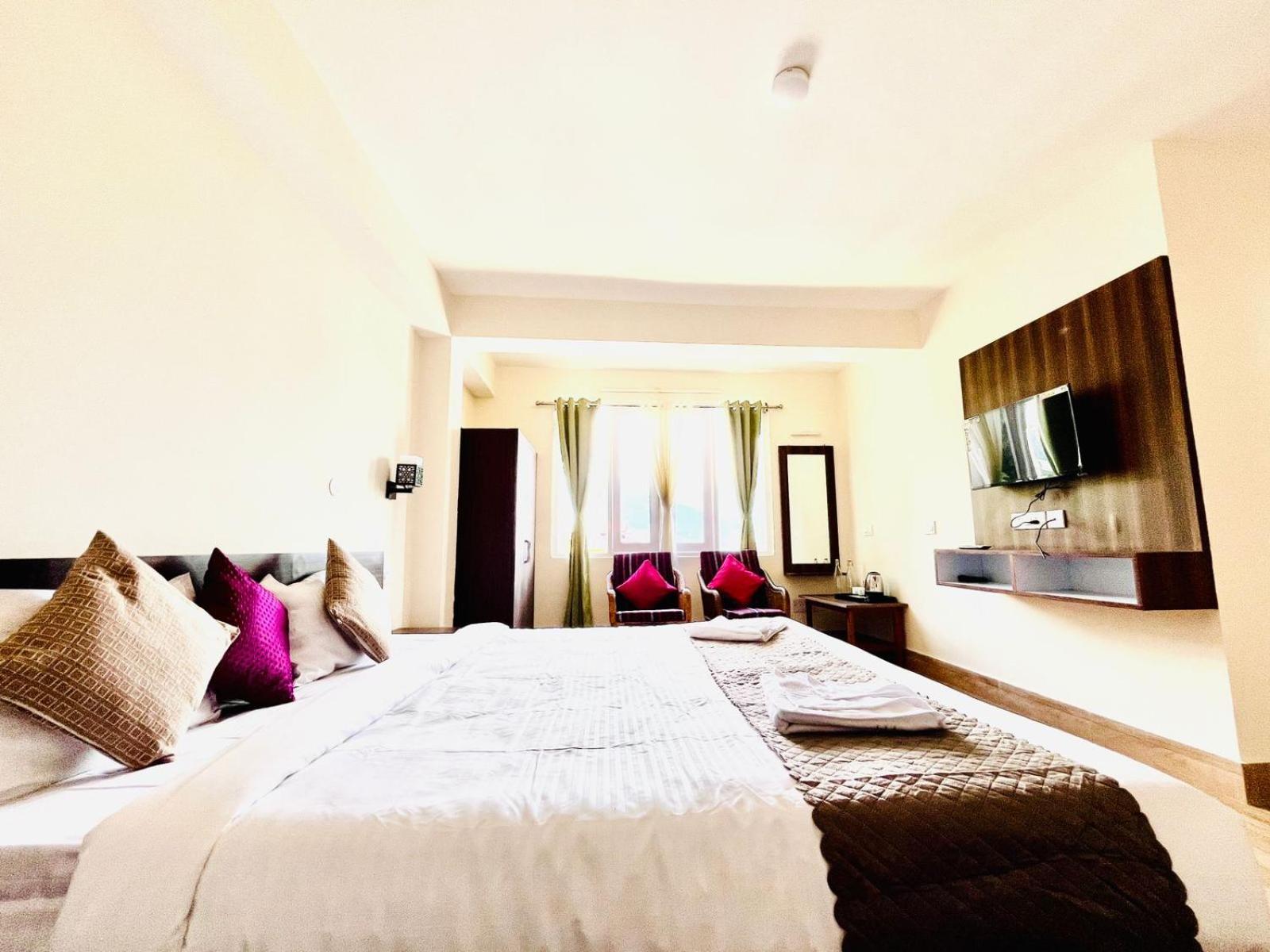 Deluxe Room - Photo 1
