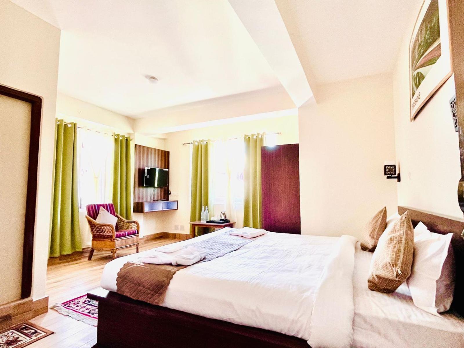 Suite with Balcony - Photo 4