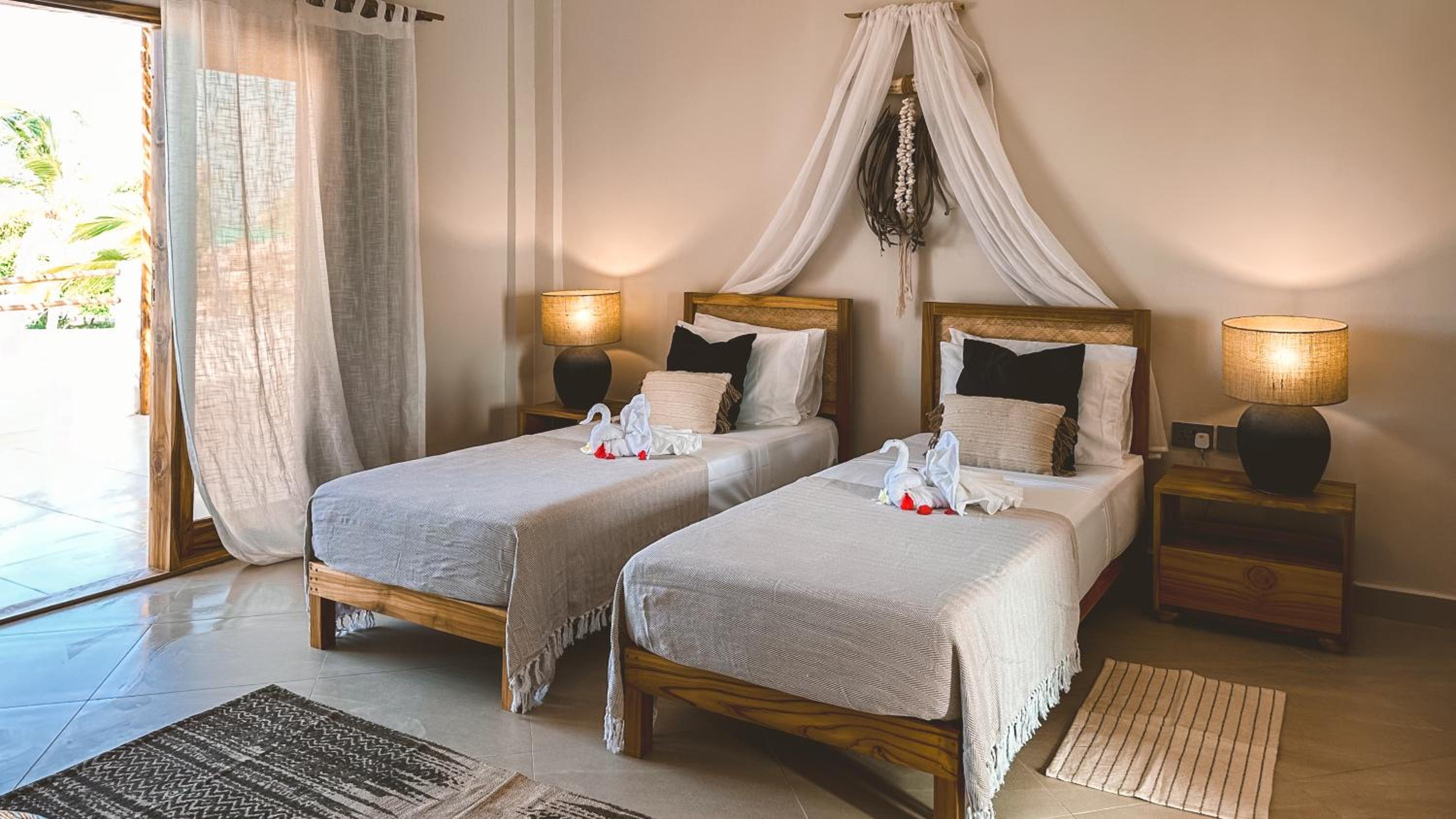 Deluxe Double Room with Extra Bed photo 3