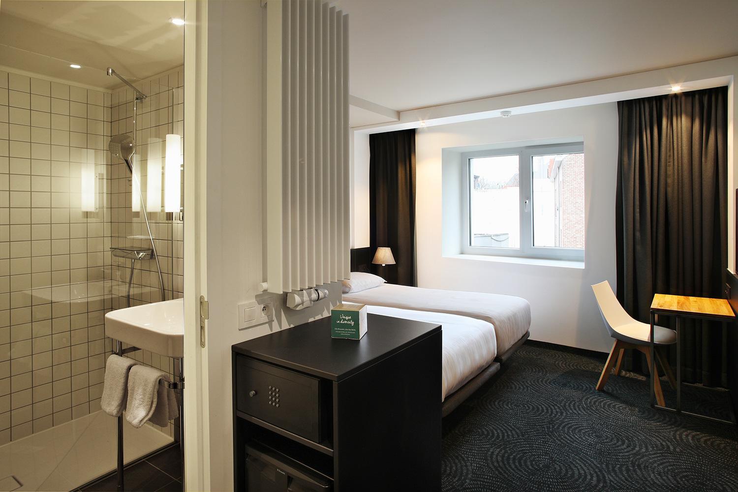 Standard Twin Room - Photo 3