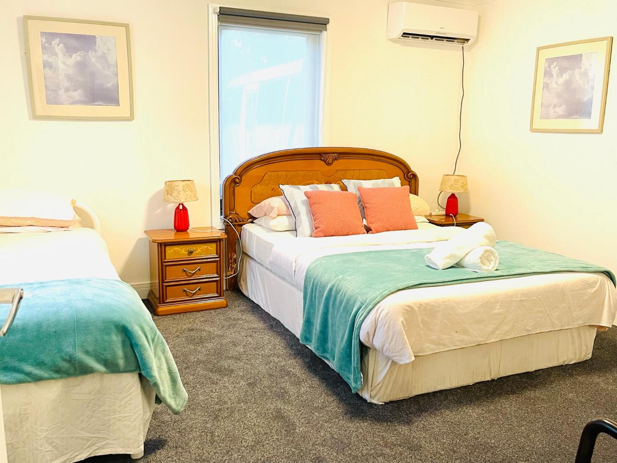 Triple Room with Private Bathroom photo 1