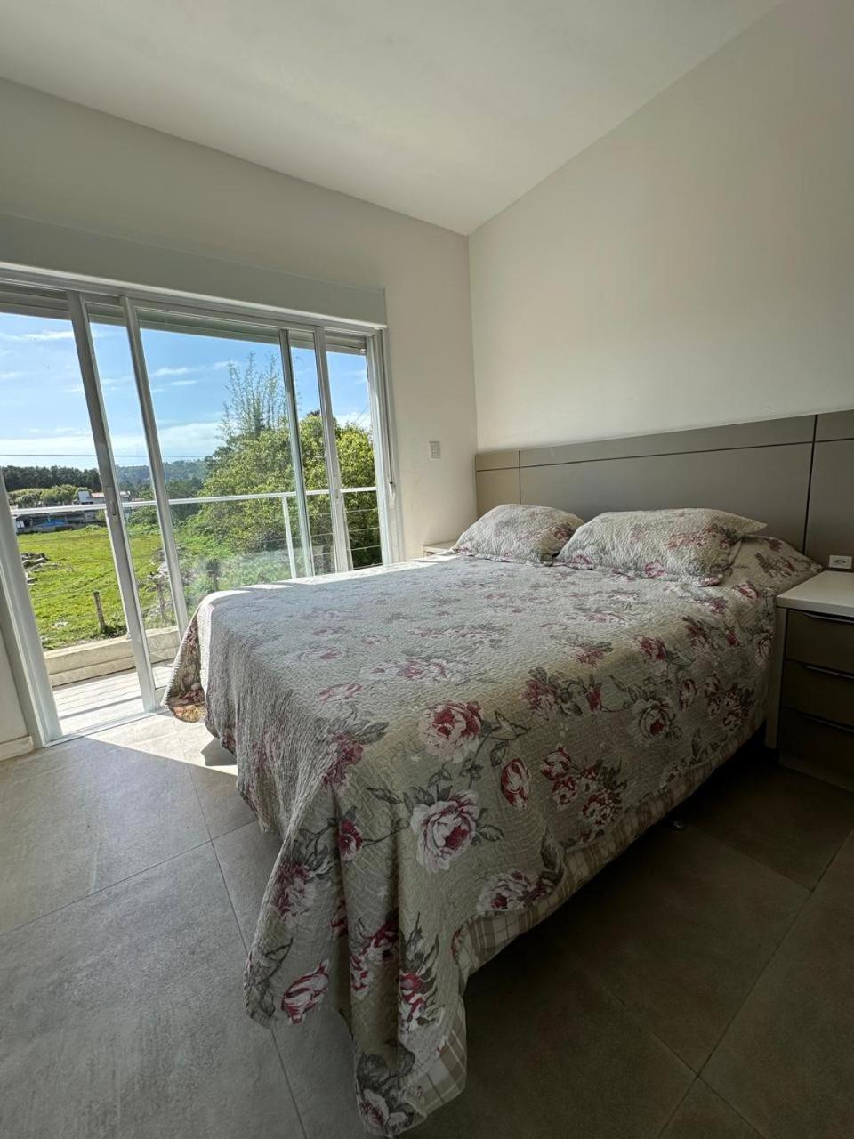 Two-Bedroom House photo 3