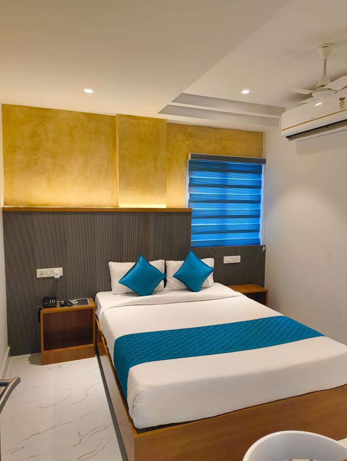 Deluxe Room - Photo 1