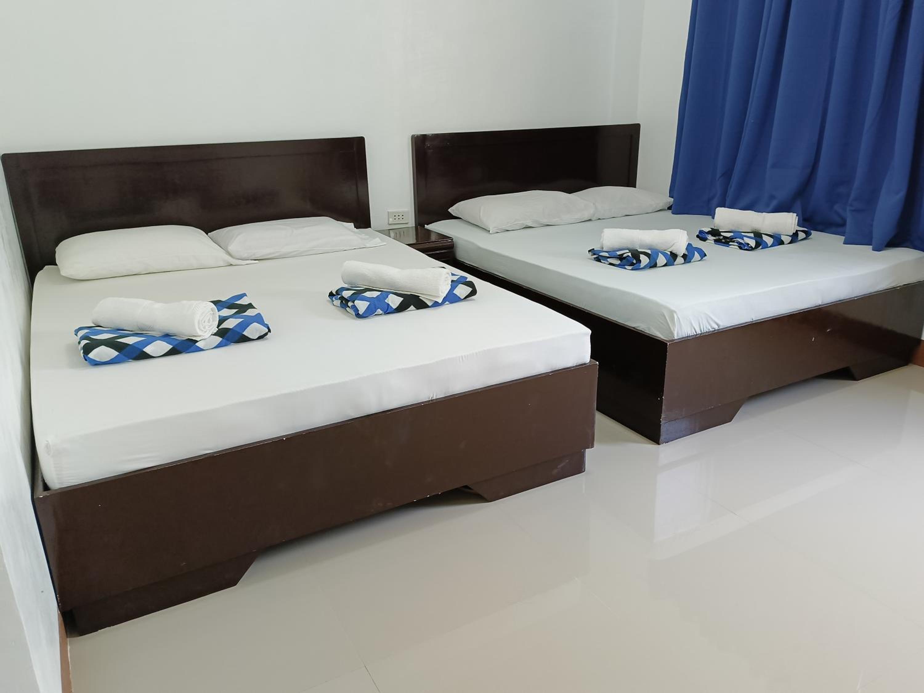 Quadruple Room with Private Bathroom photo 1