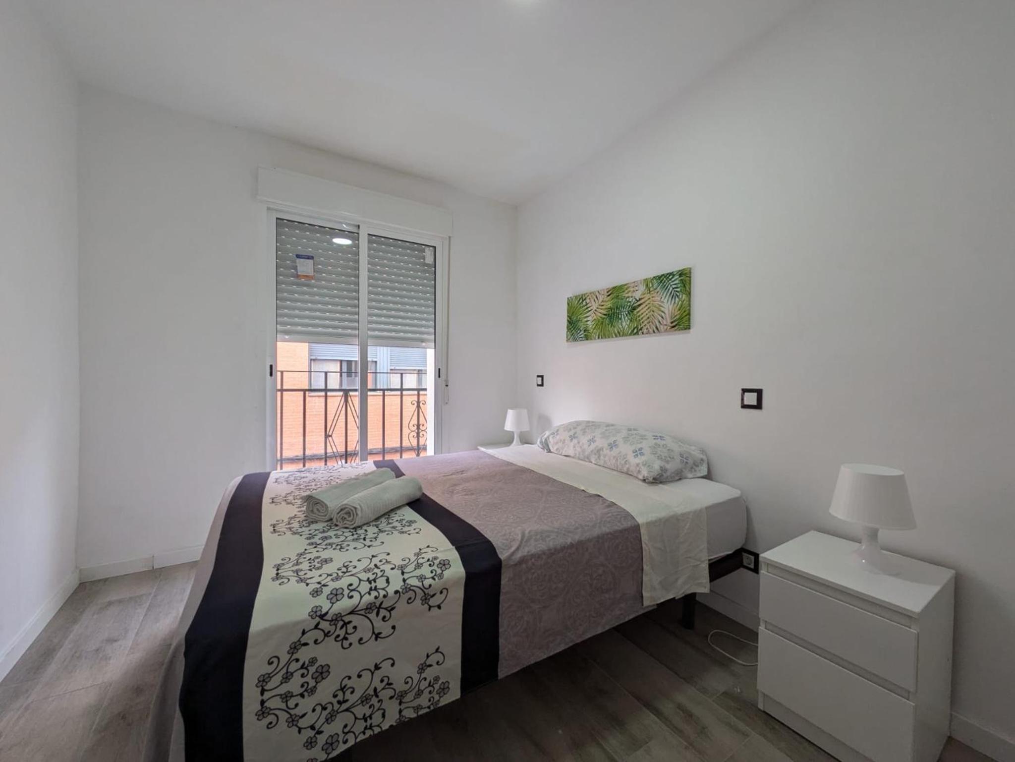 Apartamento de dos habitaciones con balcón