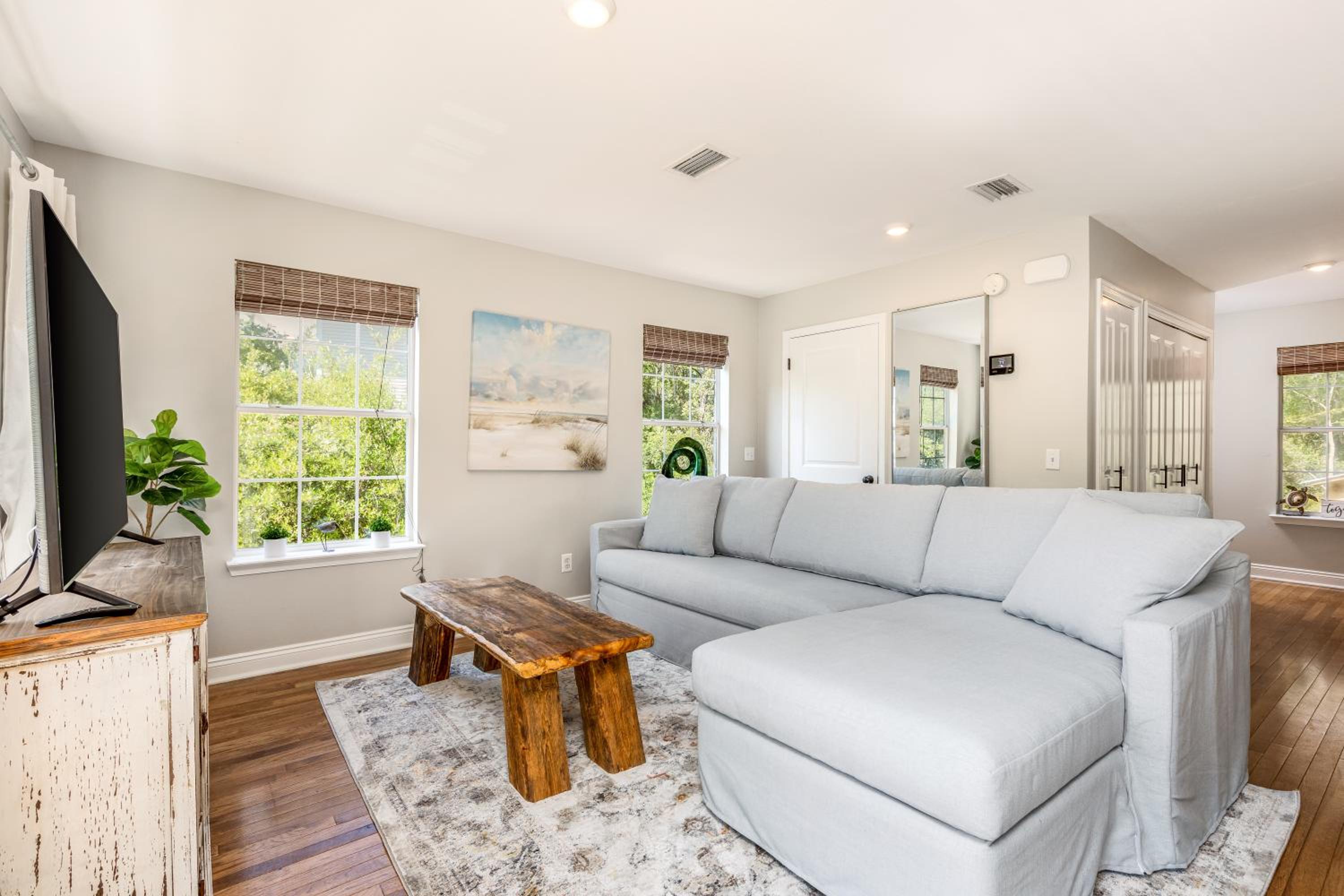 Three-Bedroom House photo 2