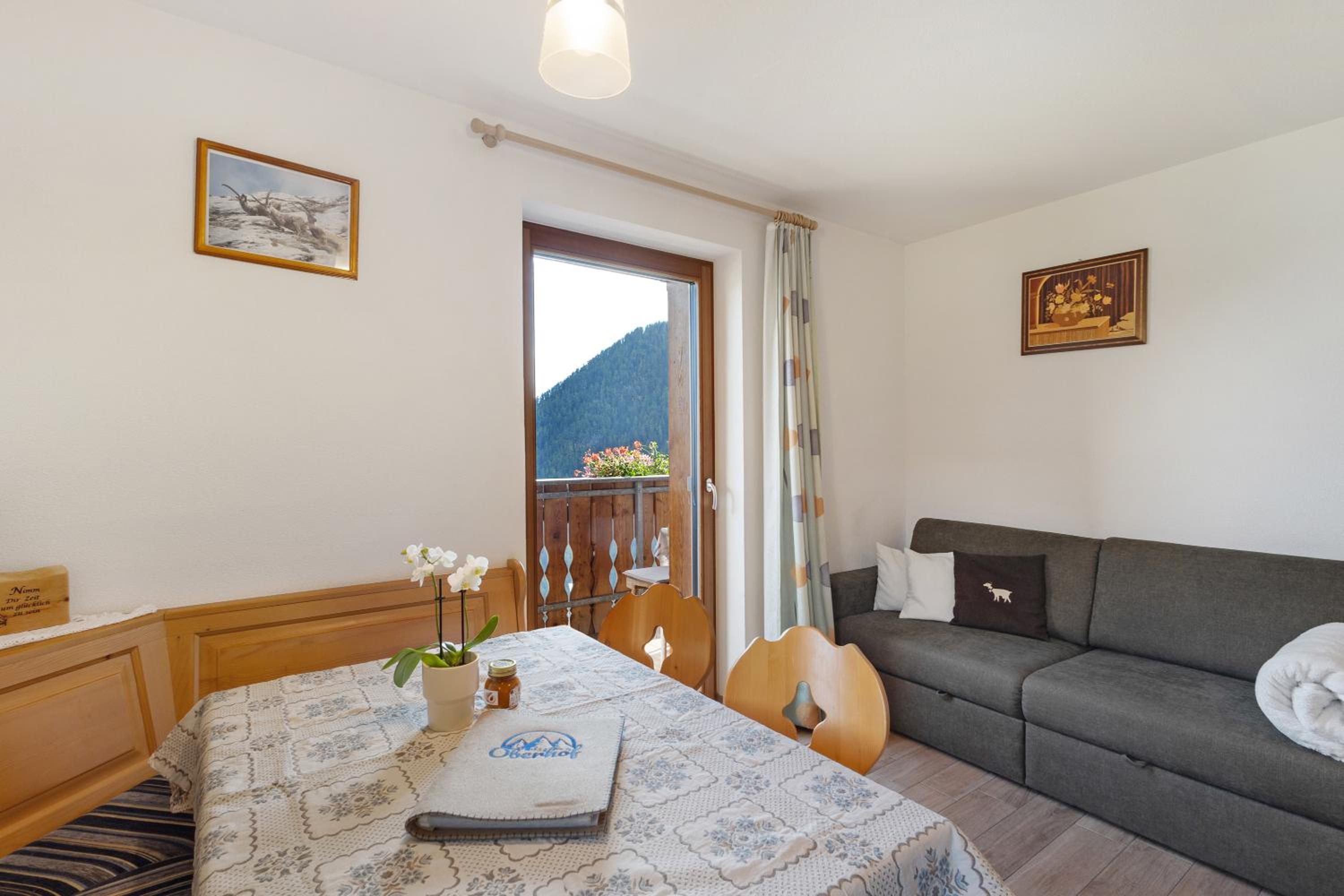 Two-Bedroom Deluxe Apartment with Garden View photo 1