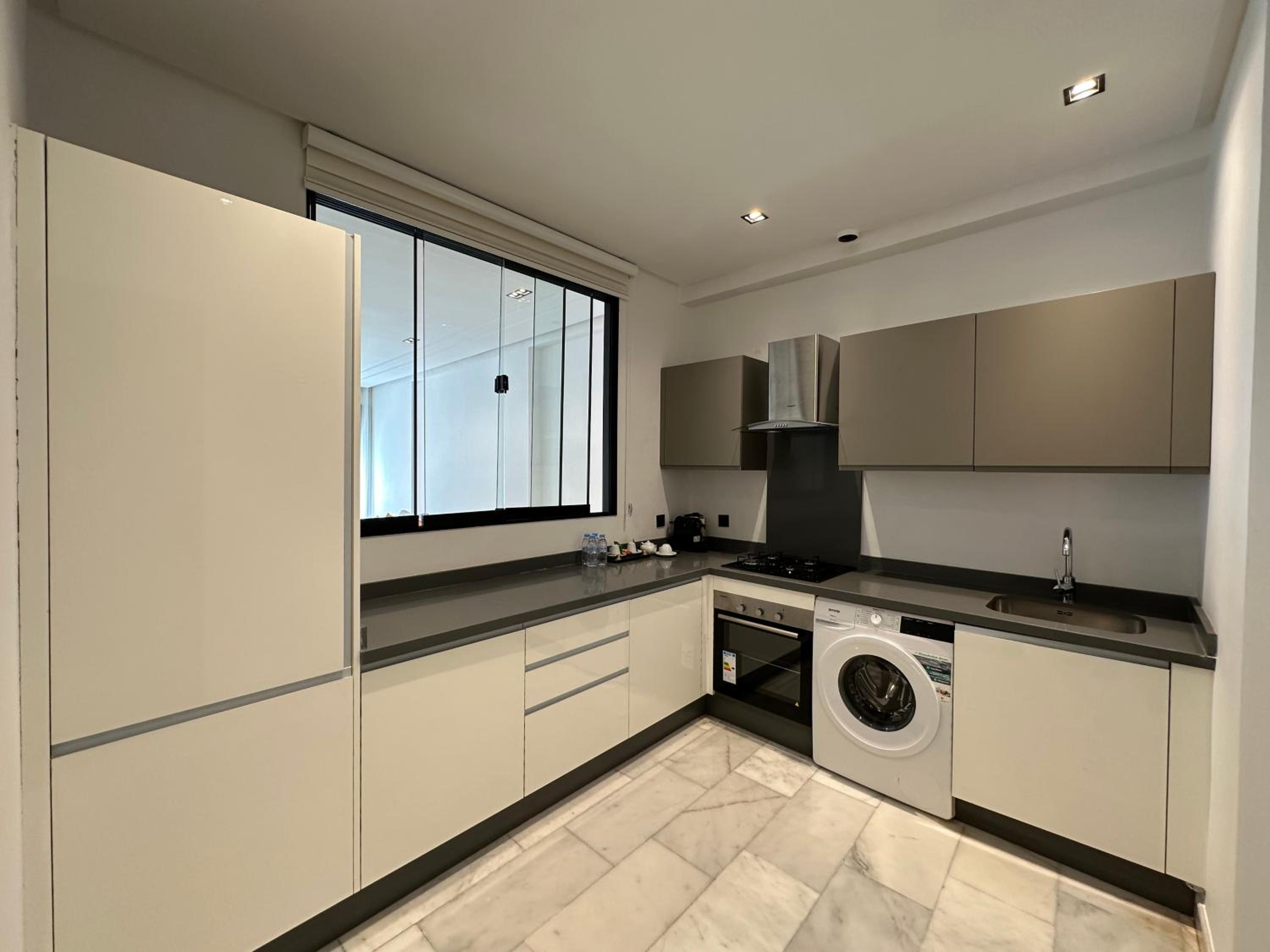 Two-Bedroom Deluxe Apartment - Photo 8