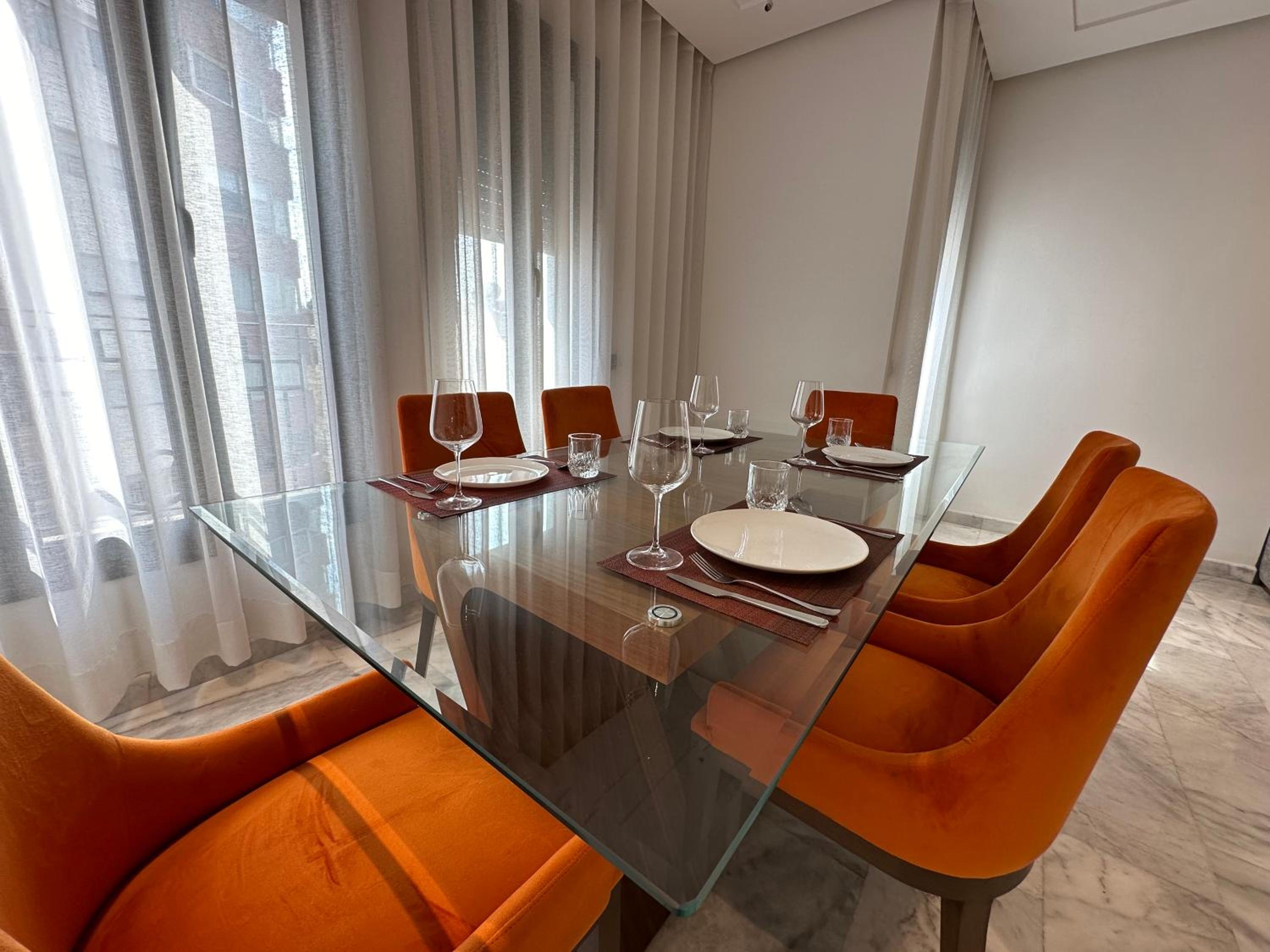Two-Bedroom Deluxe Apartment - Photo 3
