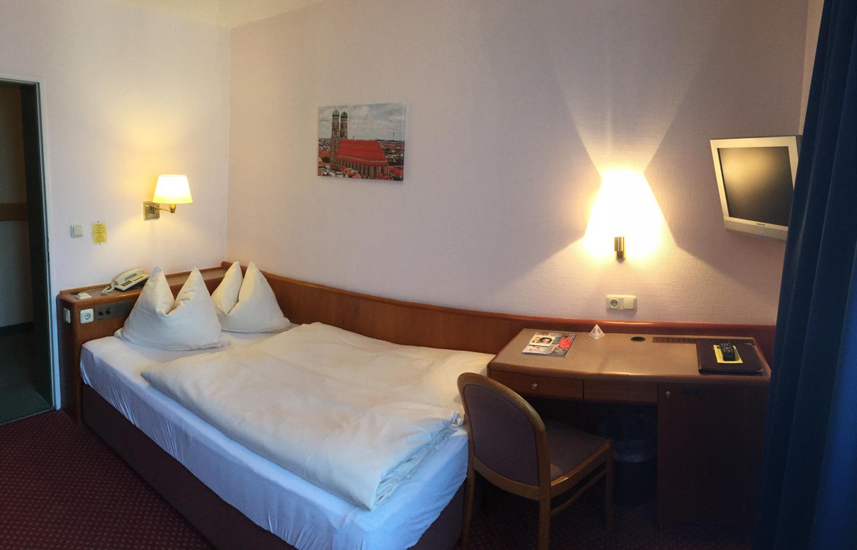 Queen Room