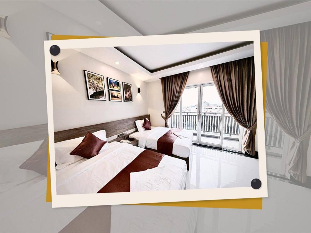 Twin Room with Balcony - Photo 6