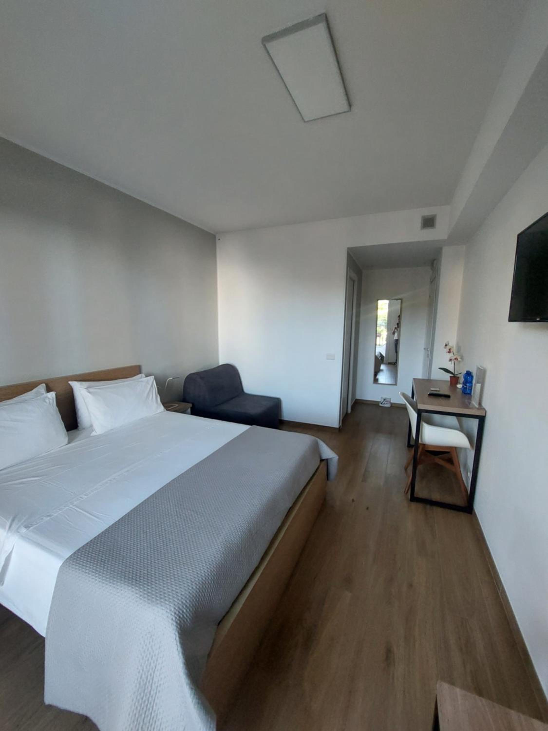 Triple Room with Private Bathroom - Photo 2