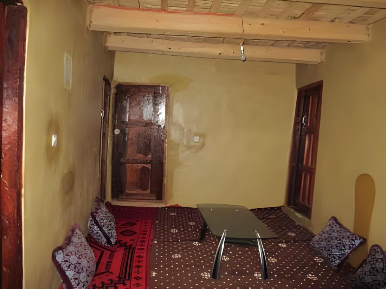 Family Room with Mountain View photo 3