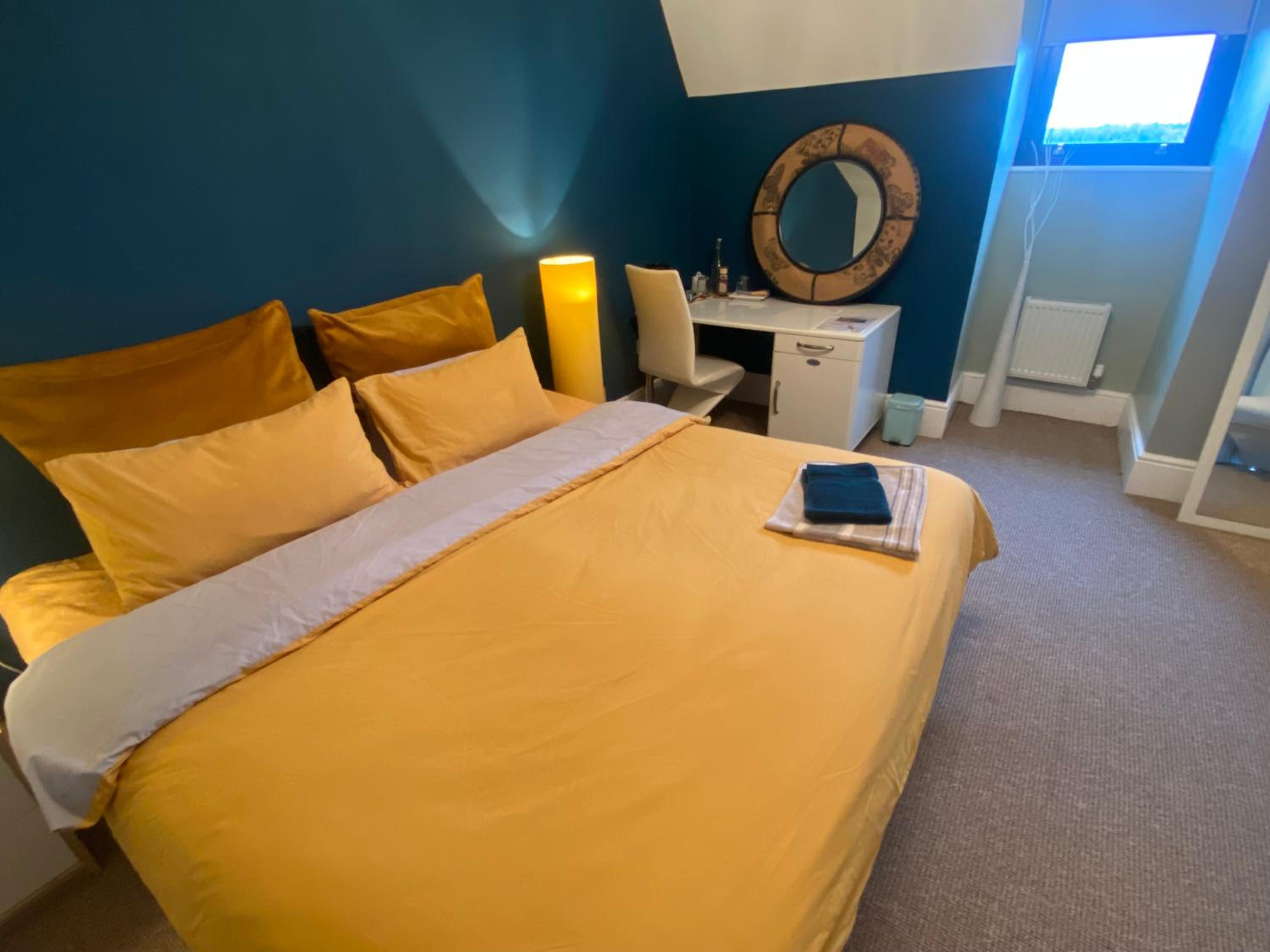 Budget Double Room photo 3