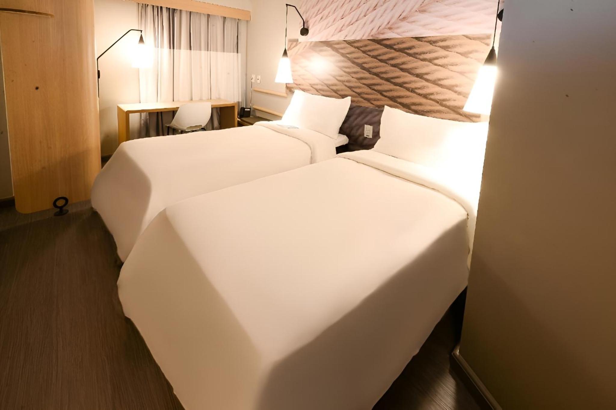 Standard Twin Room - Photo 1