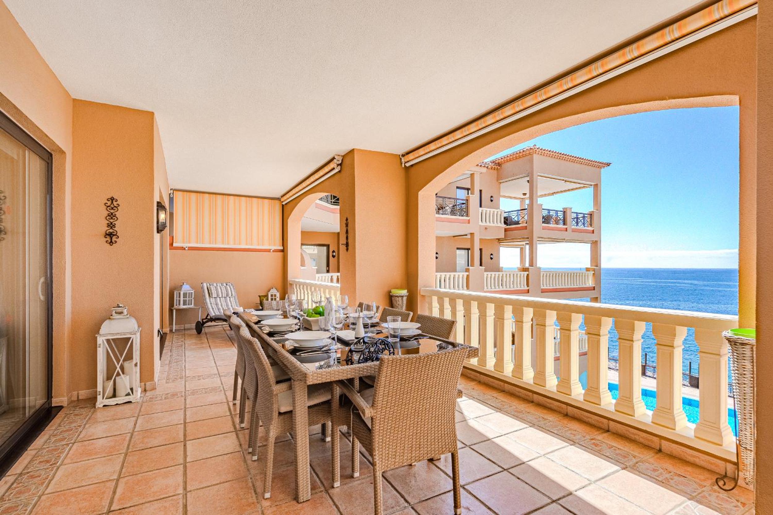 Two-Bedroom Apartment with Terrace and Sea View photo 3