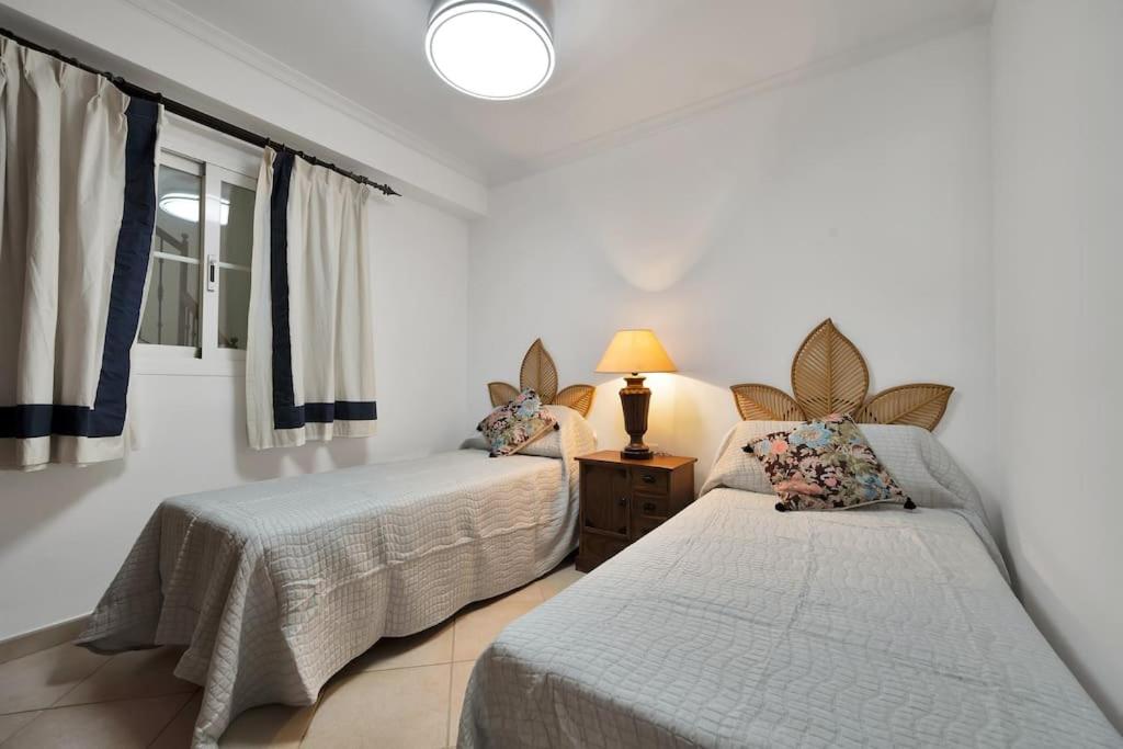 Apartamento de tres habitaciones con vista a la montaña