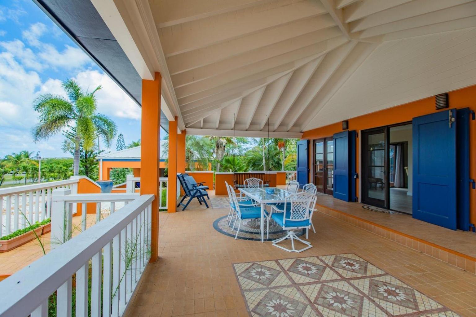 Four-Bedroom Villa photo 2