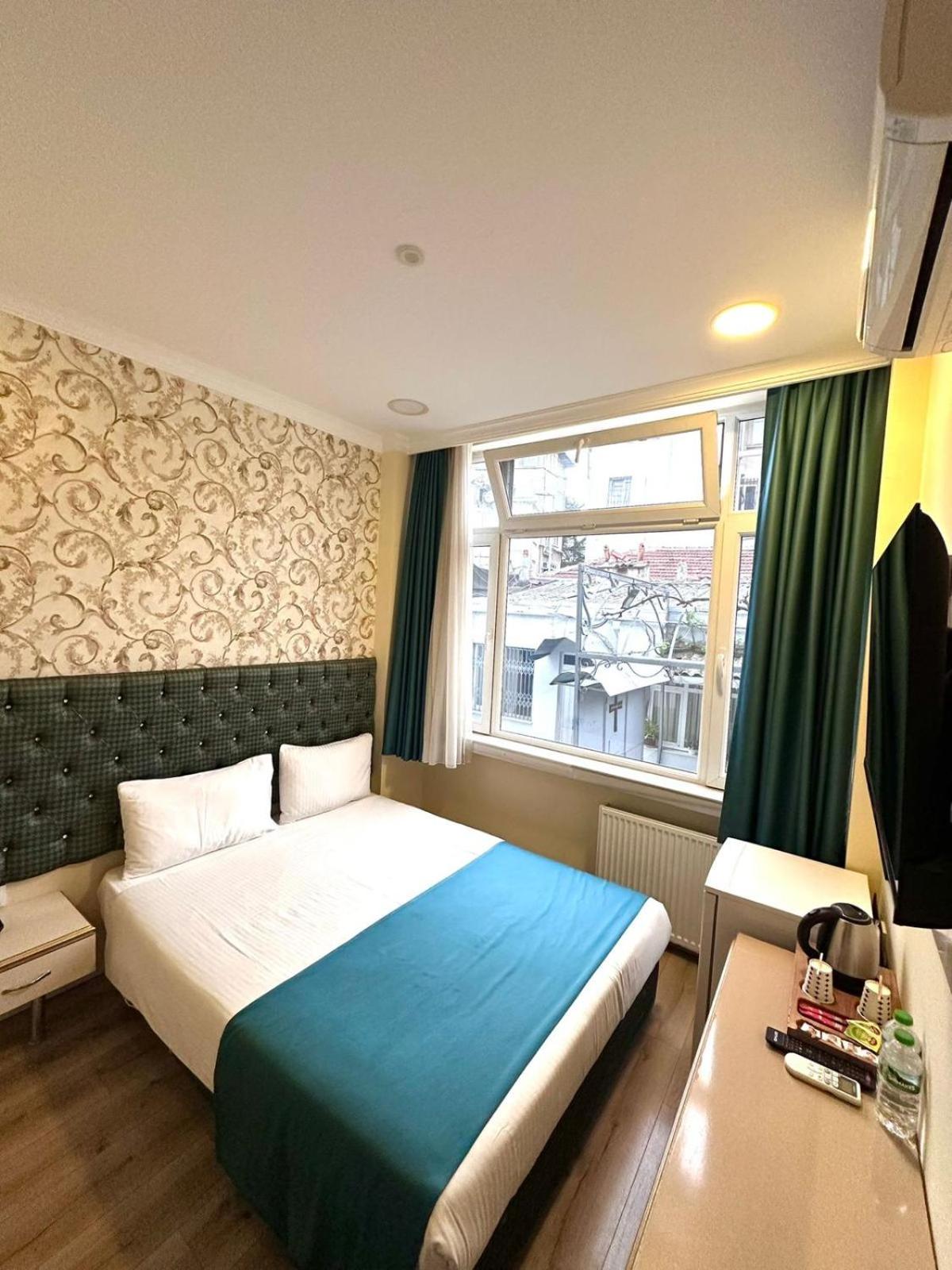 Double or Twin Room with Garden View photo 1