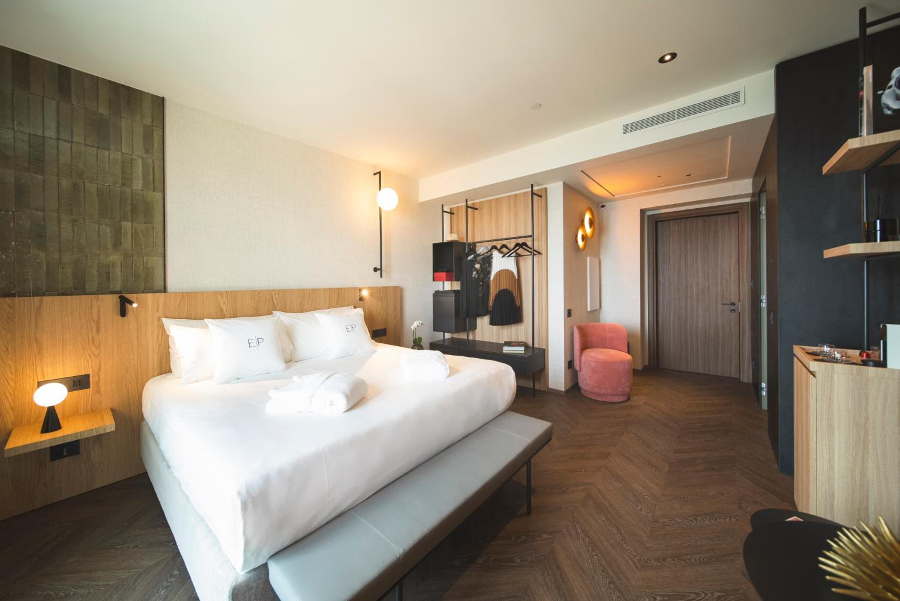 Double or Twin Room with Sea View - Photo 1